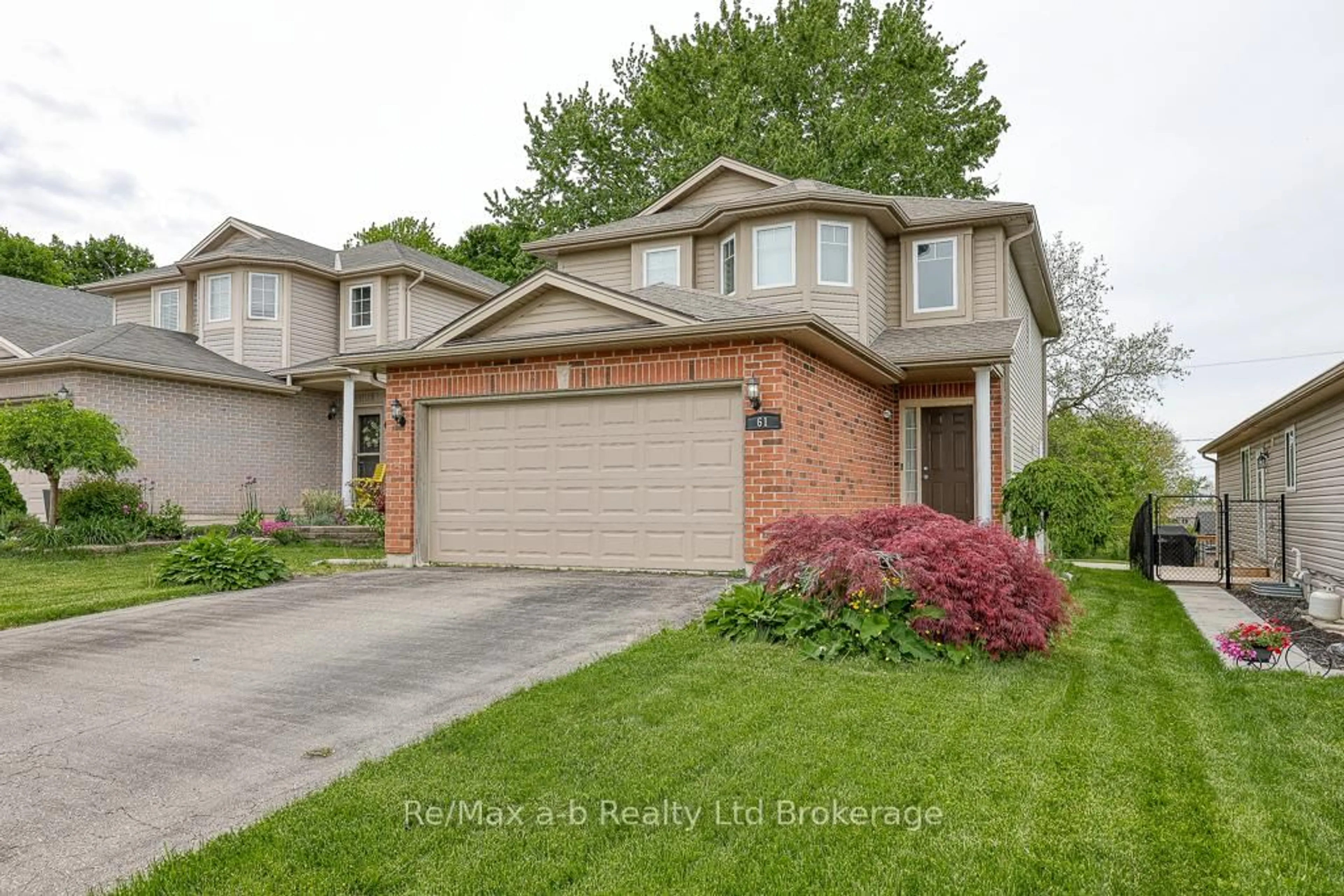 Home with brick exterior material, street for 61 Kerr Cres, Ingersoll Ontario N5C 4H1