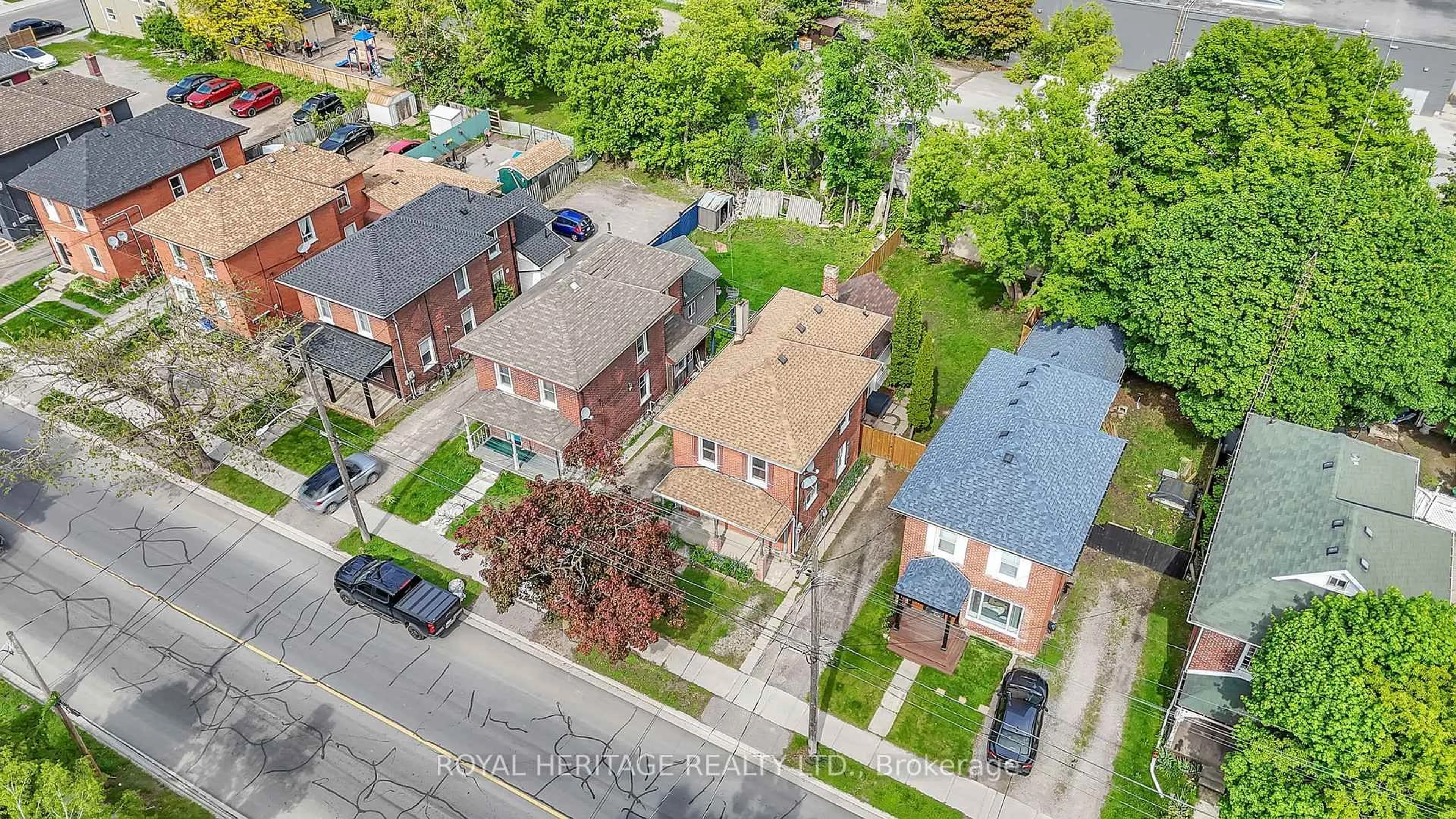 A pic from outside/outdoor area/front of a property/back of a property/a pic from drone, street for 88 Aylmer St, Peterborough Central Ontario K9J 3J5