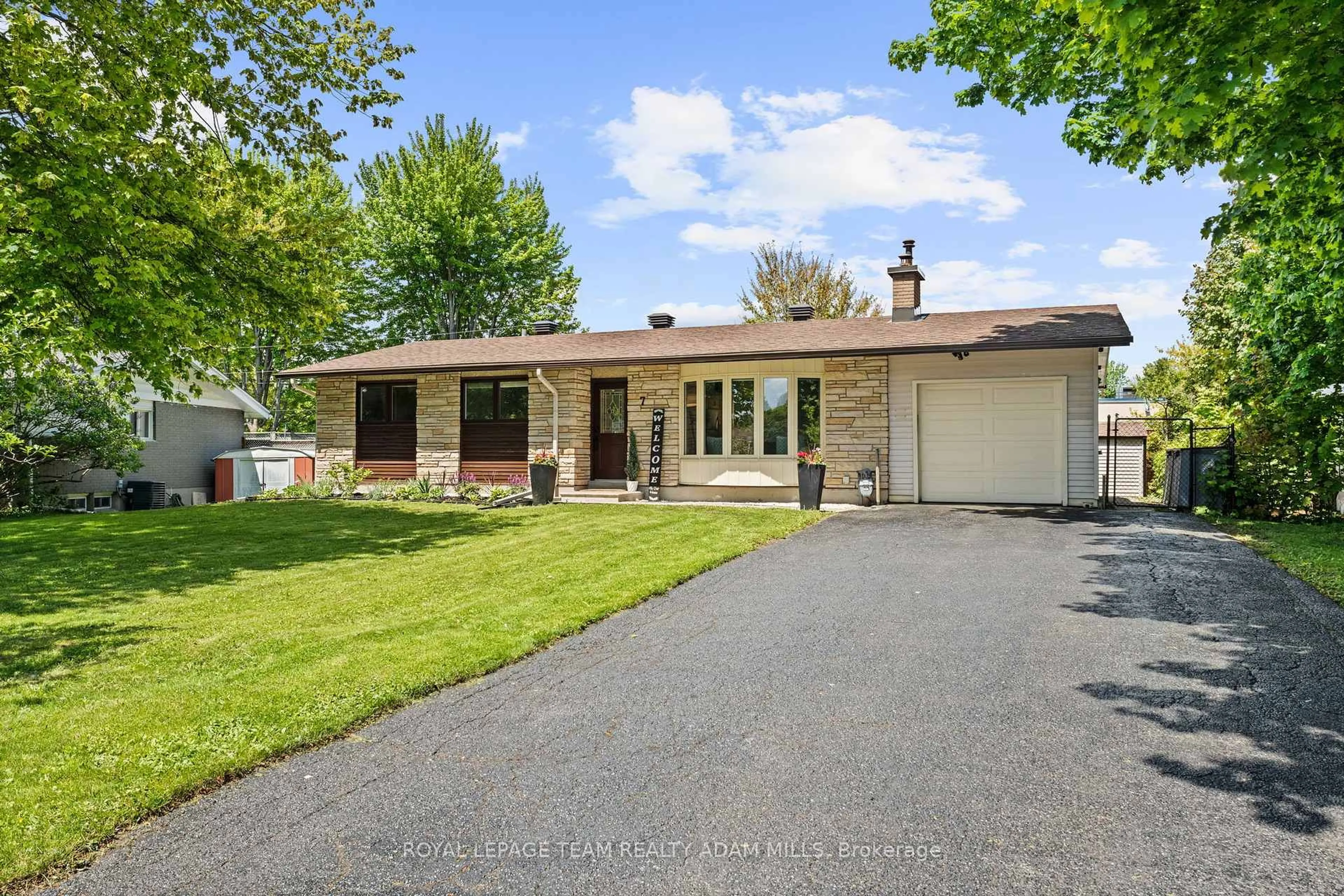 Unknown for 7 Elterwater Ave, Ottawa Ontario K2H 5J1