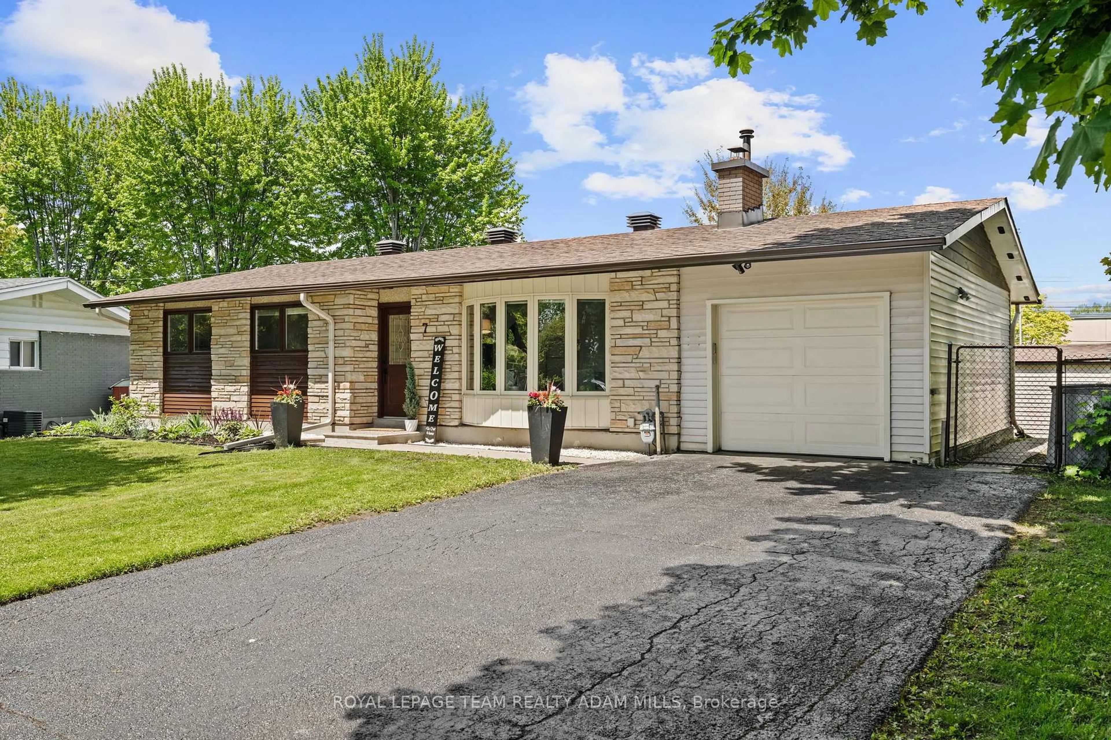 Unknown for 7 Elterwater Ave, Ottawa Ontario K2H 5J1