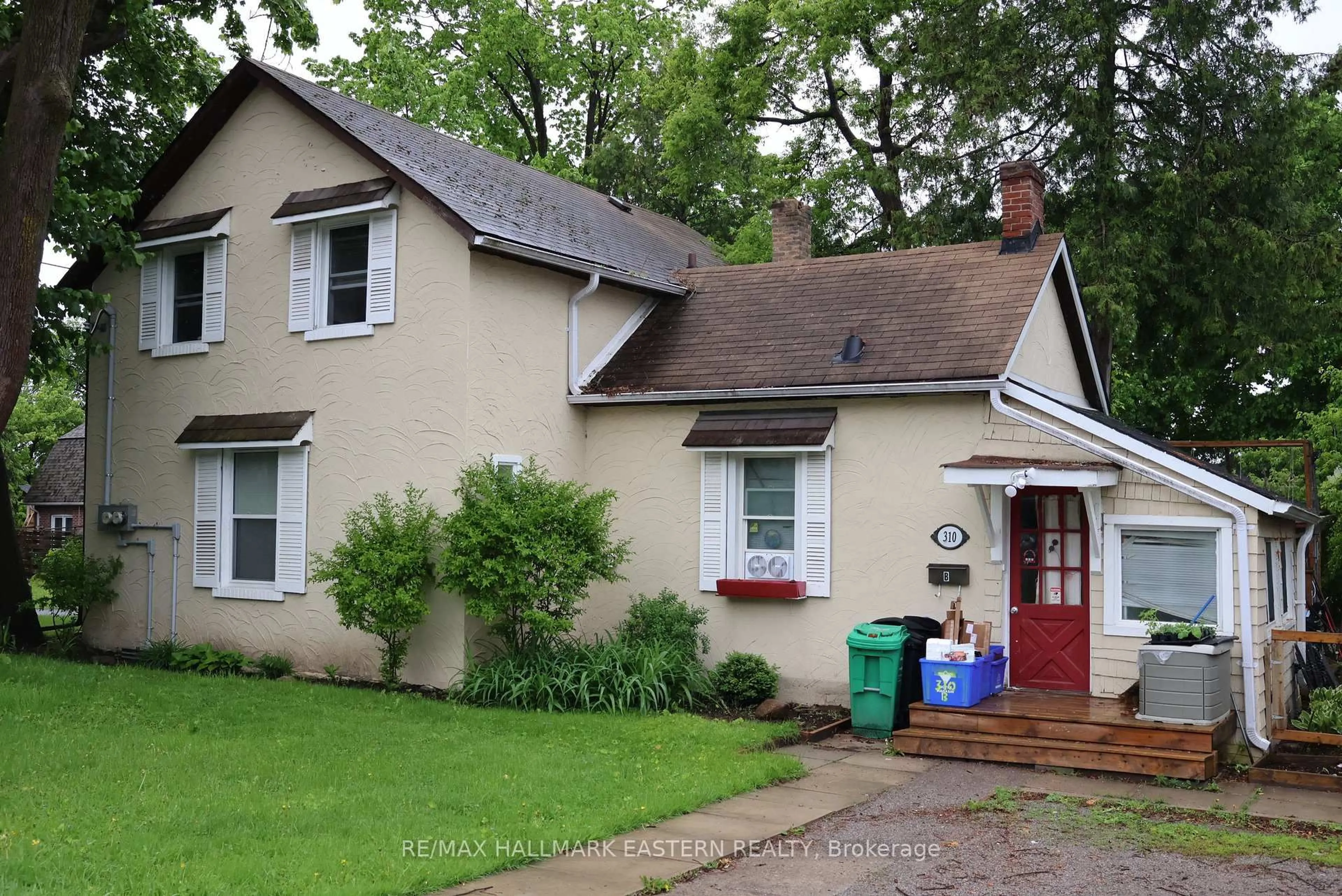 Home with brick exterior material, street for 310 Edinburgh St, Peterborough Central Ontario K9H 3E8
