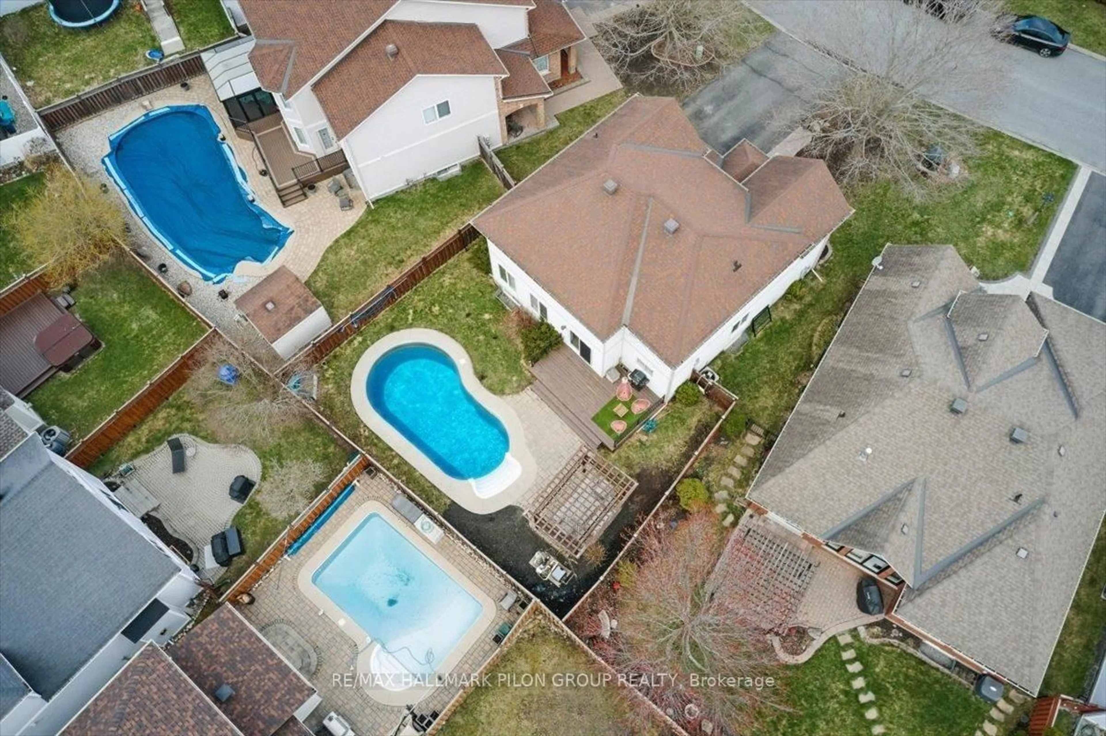 A pic from outside/outdoor area/front of a property/back of a property/a pic from drone, city buildings view from balcony for 10 Maybrook Pl, Ottawa Ontario K2G 6H6