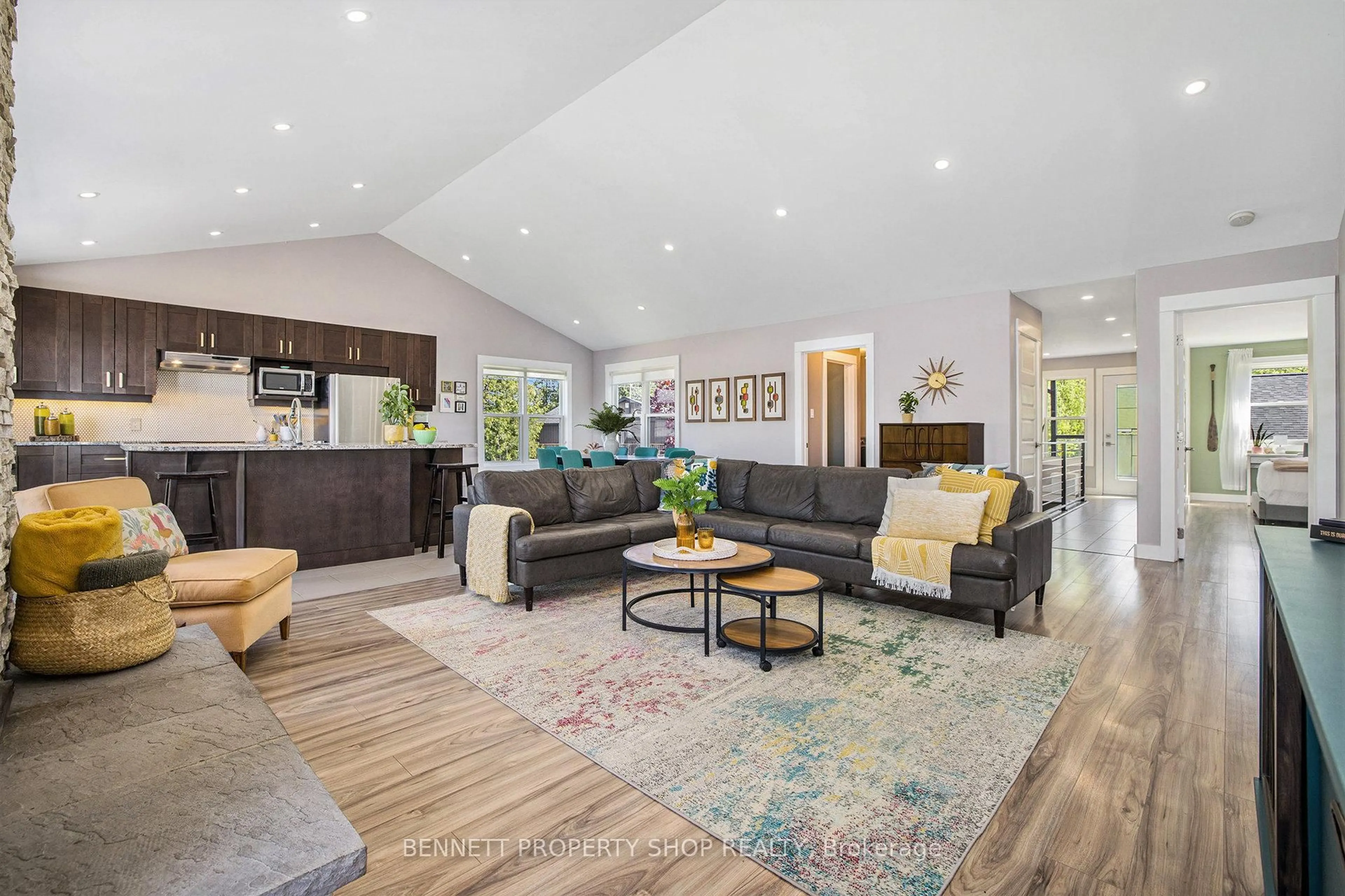 Living room with furniture, unknown for 559 Cardinal Lane, Renfrew Ontario K7V 3Z8