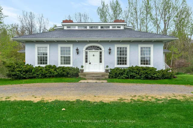 1479 Lakeside Dr, Prince Edward County 2