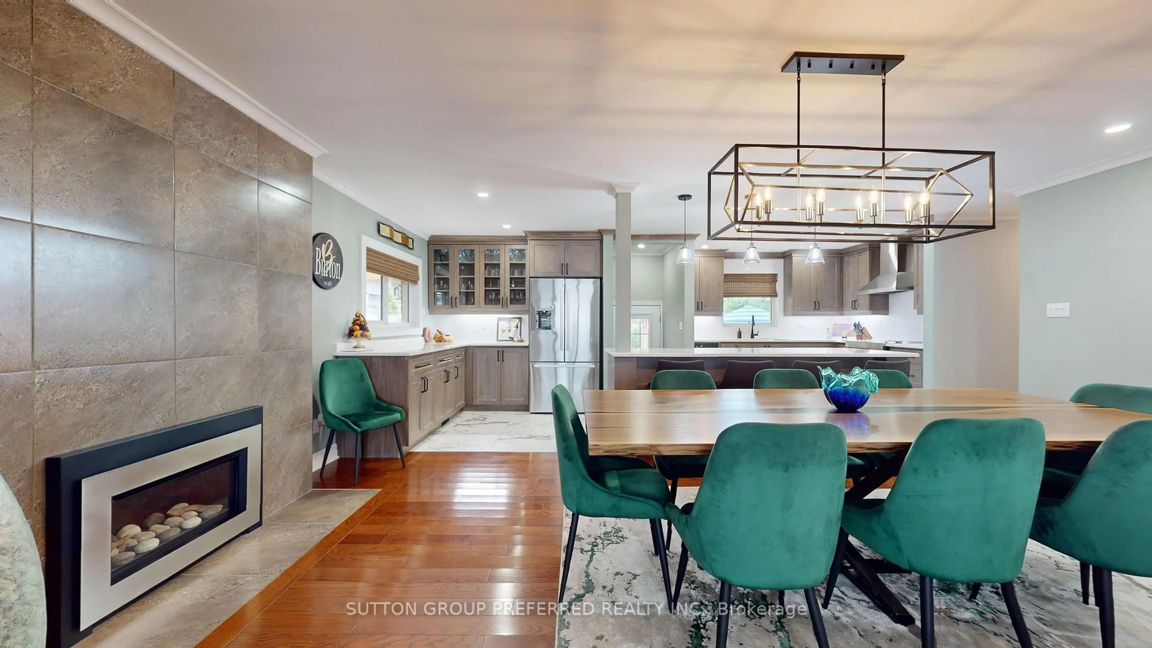 Open concept kitchen, ceramic/tile floor for 373 Willard Cres, London South Ontario N6K 2H8