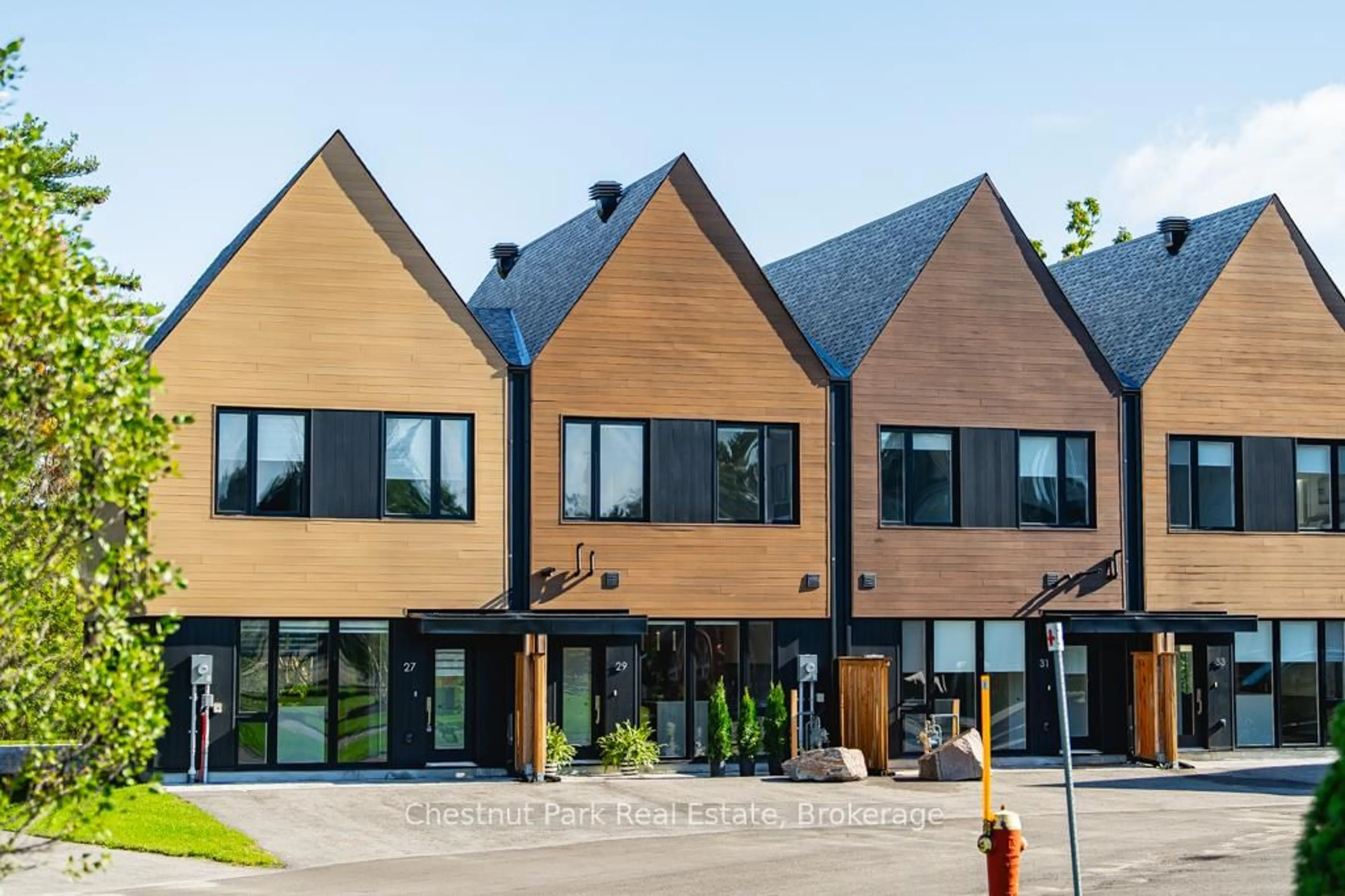 Home with brick exterior material, unknown for 29 ROCKMOUNT Cres, Gravenhurst Ontario P1P 0A6