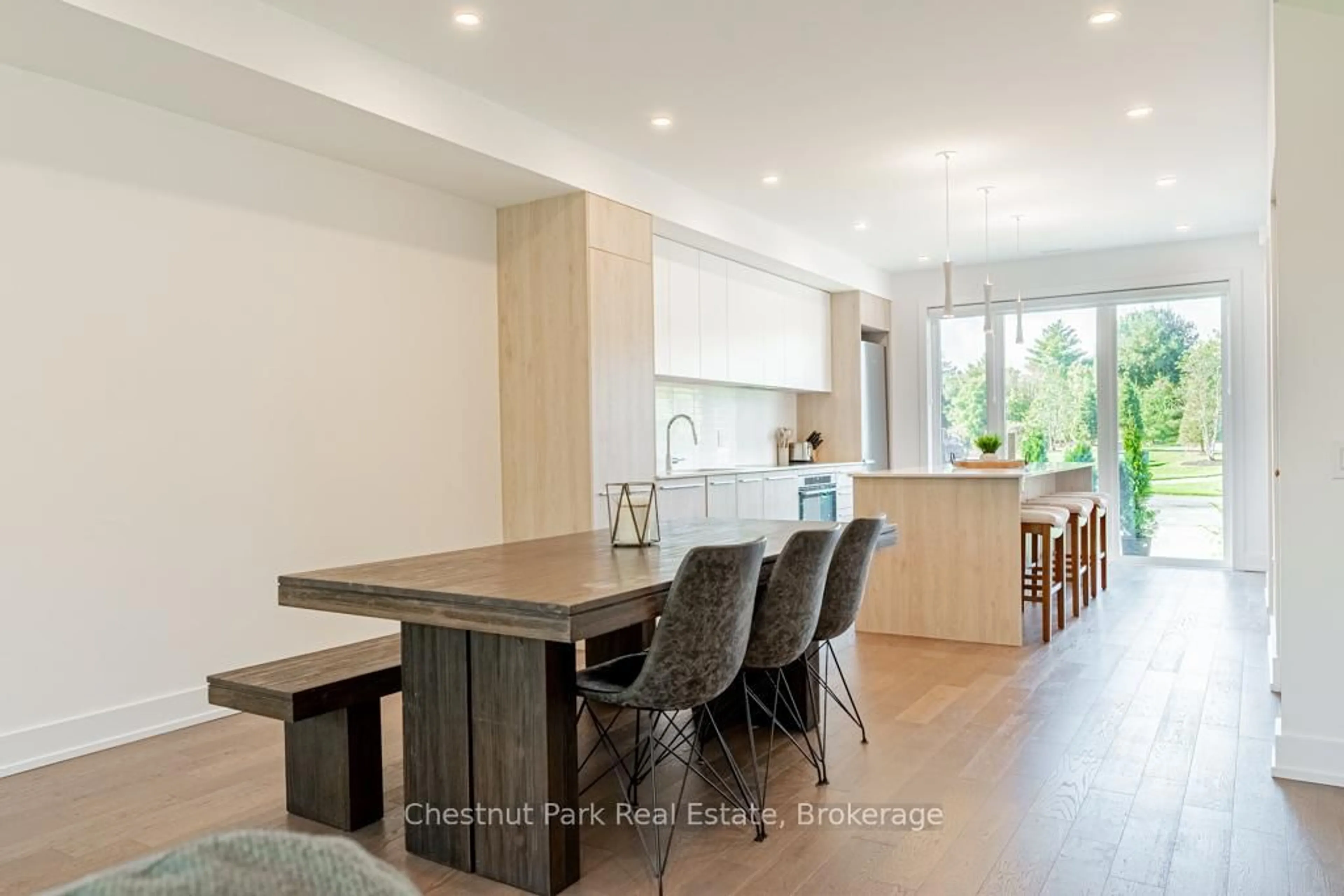Open concept kitchen, wood/laminate floor for 29 ROCKMOUNT Cres, Gravenhurst Ontario P1P 0A6