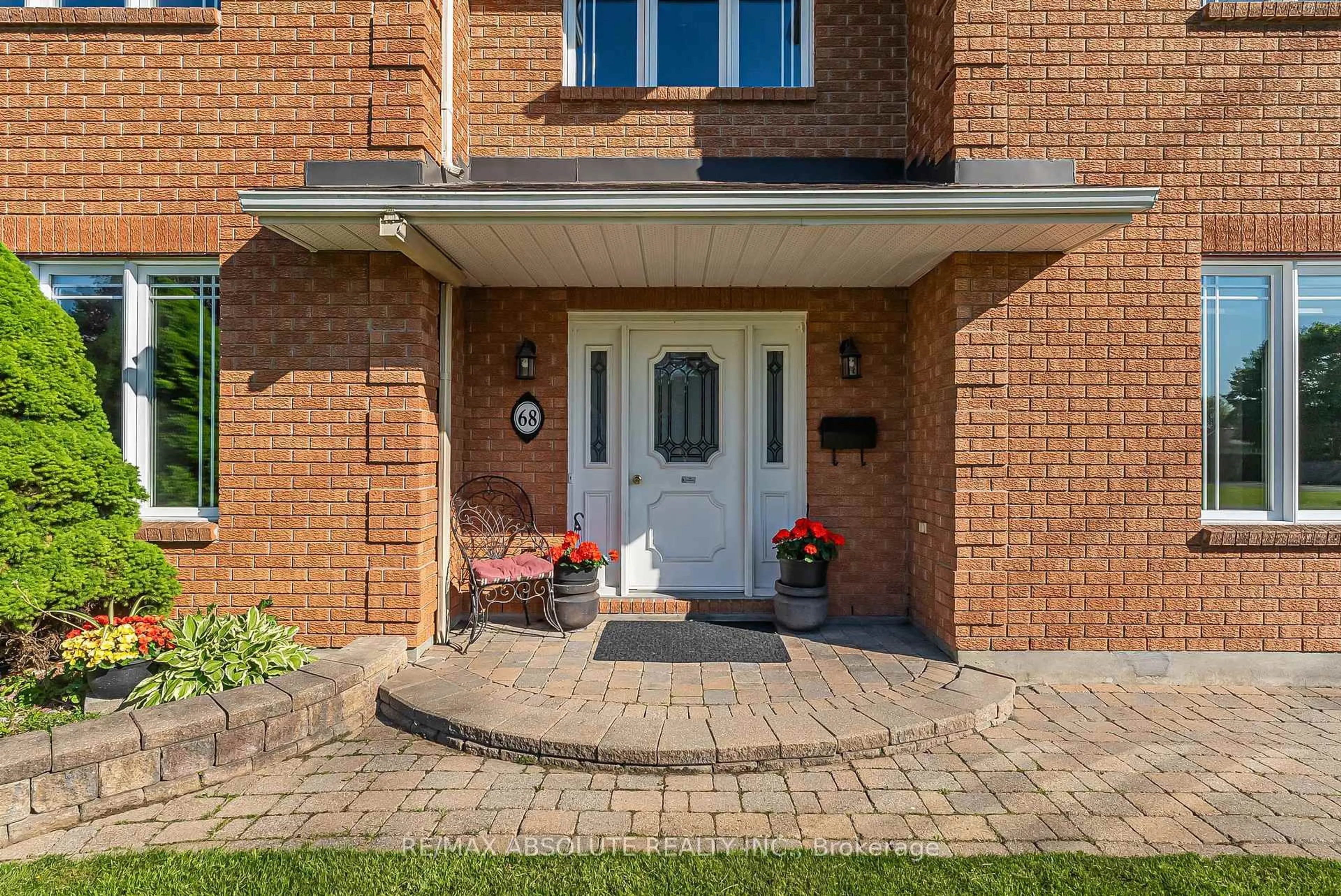 Unknown for 68 St Claire Ave, Ottawa Ontario K2G 2A4