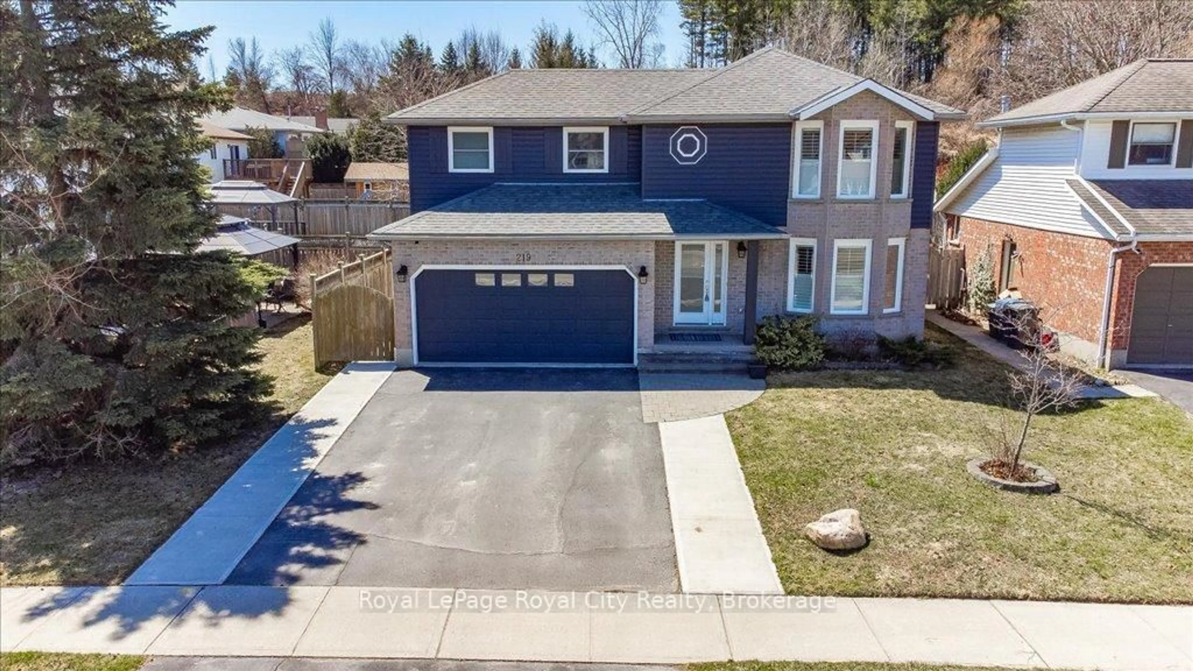 A pic from outside/outdoor area/front of a property/back of a property/a pic from drone, street for 219 Elmira Rd, Guelph Ontario N1K 1R1