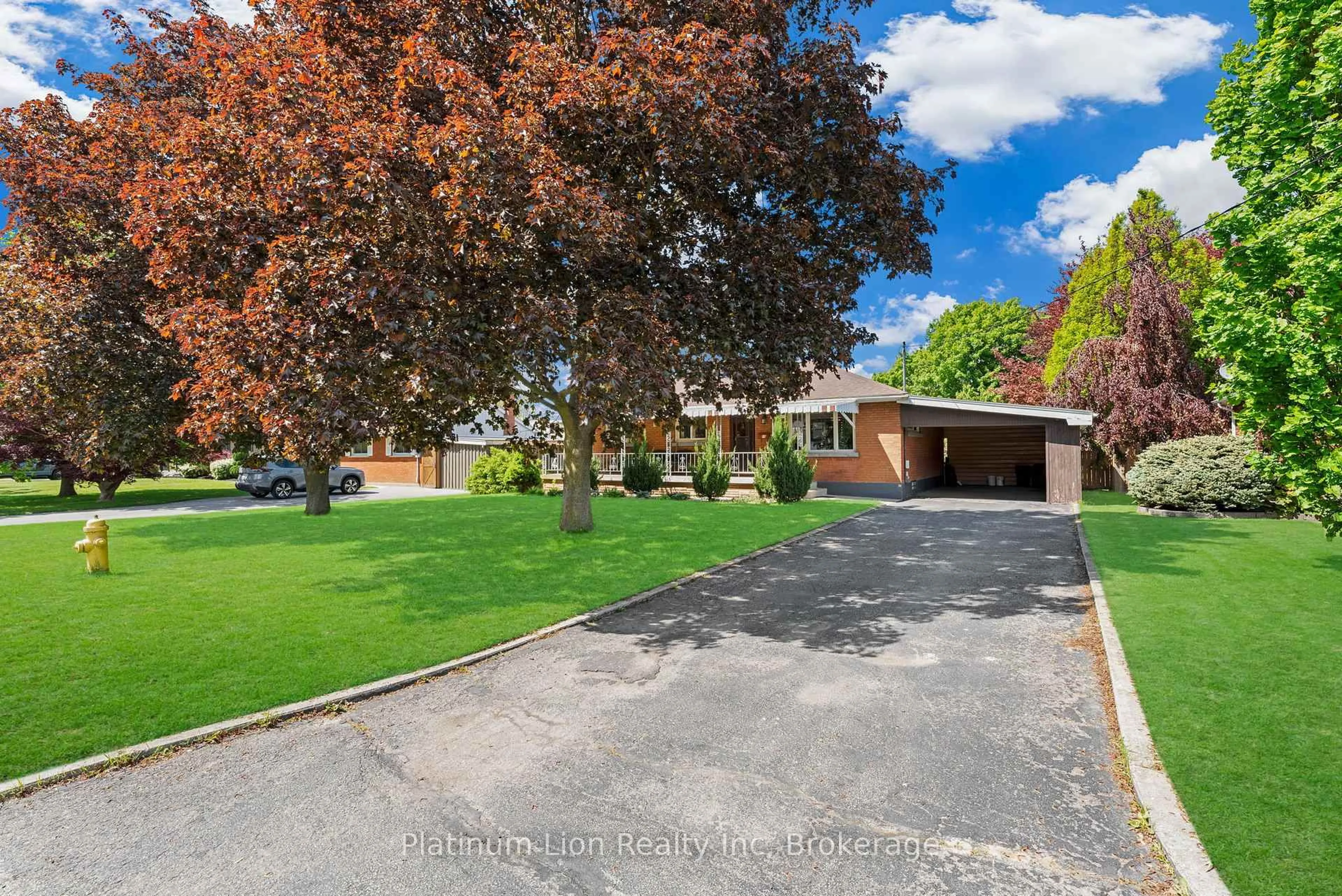 A pic from outside/outdoor area/front of a property/back of a property/a pic from drone, street for 19 Kinnard Rd, Brantford Ontario N3T 1P6
