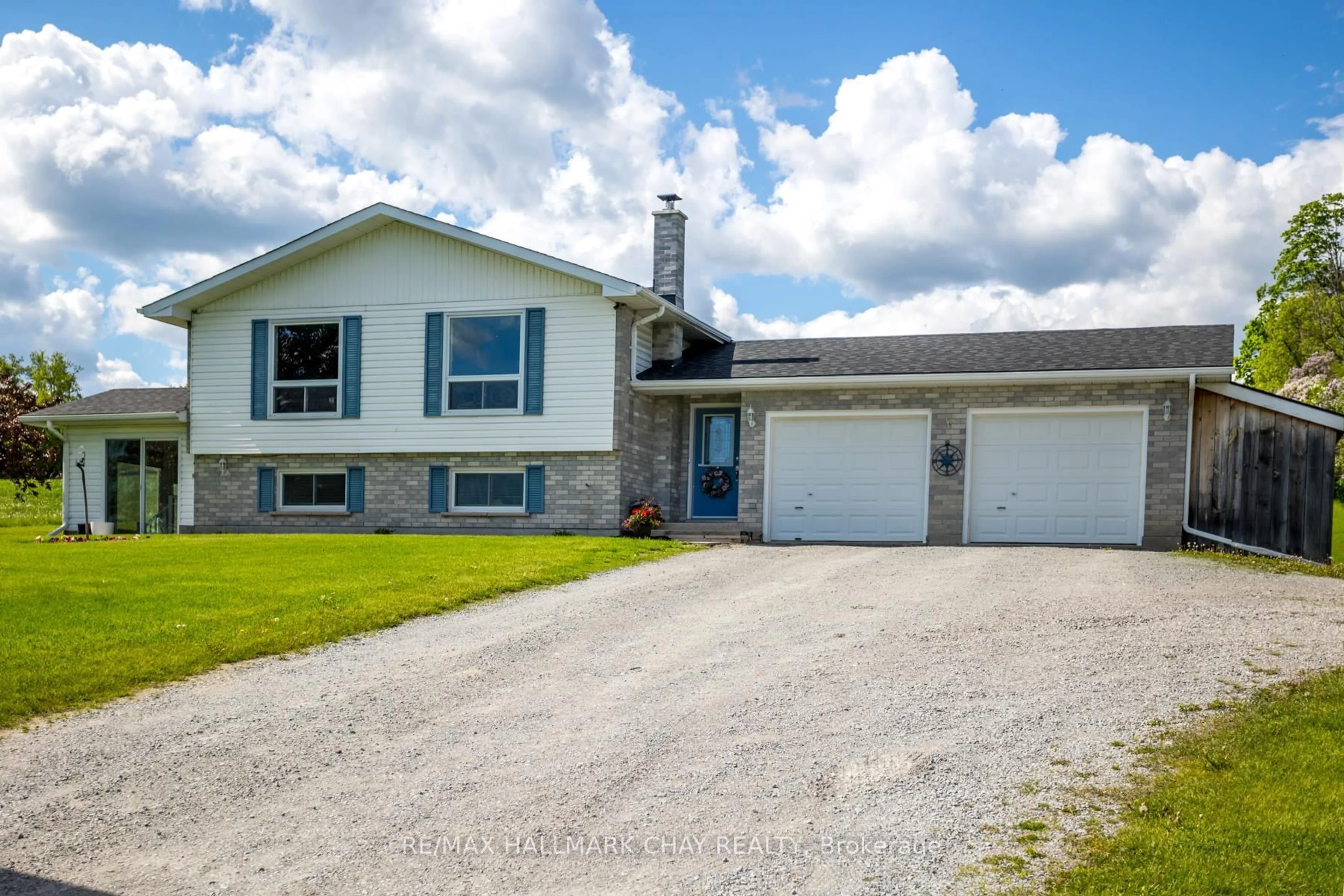 Home with vinyl exterior material, street for 1620 County 21 Rd, Cavan Monaghan Ontario L0A 1G0