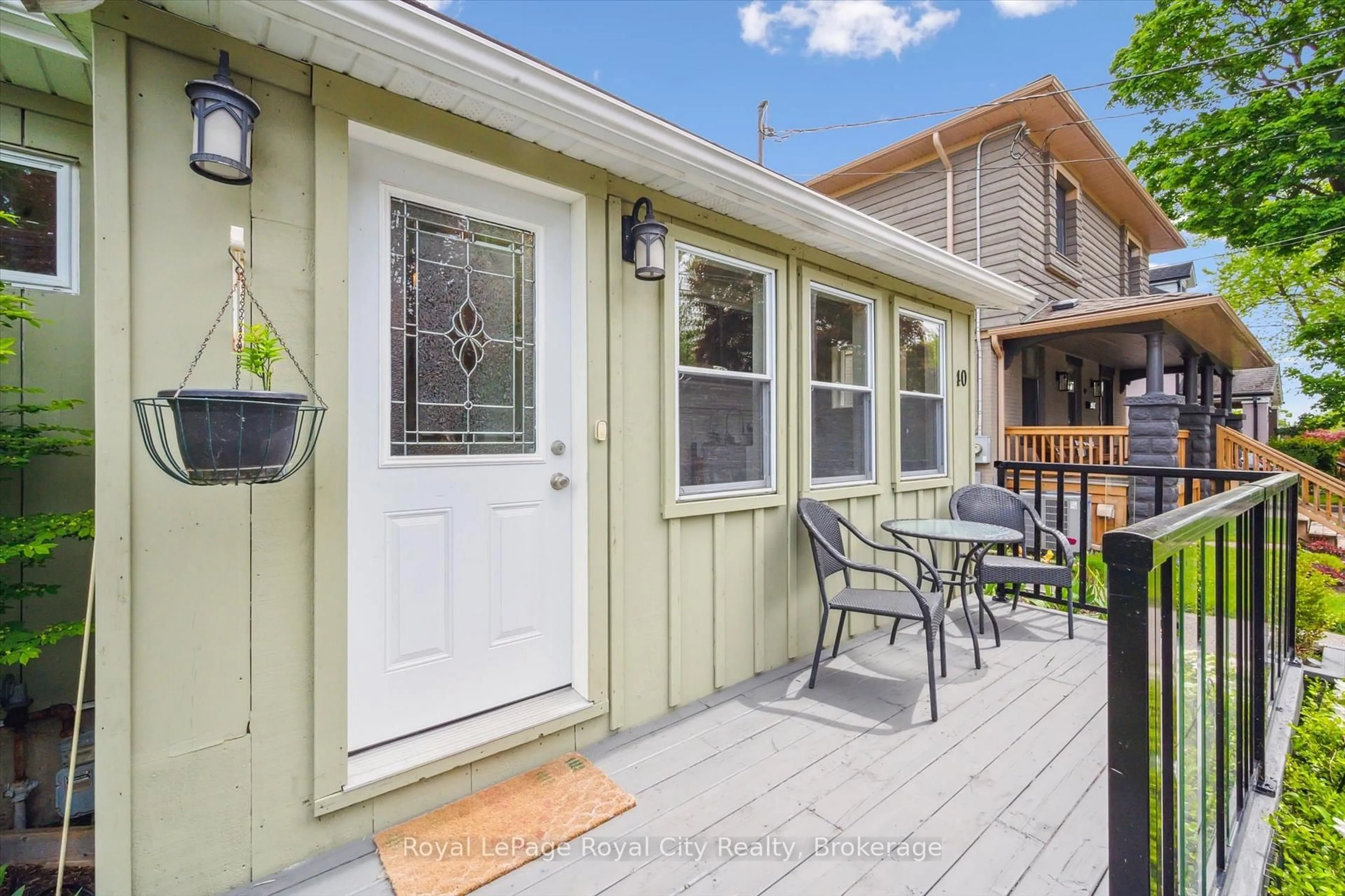 Patio, street for 40 Alma St, Guelph Ontario N1H 5W7