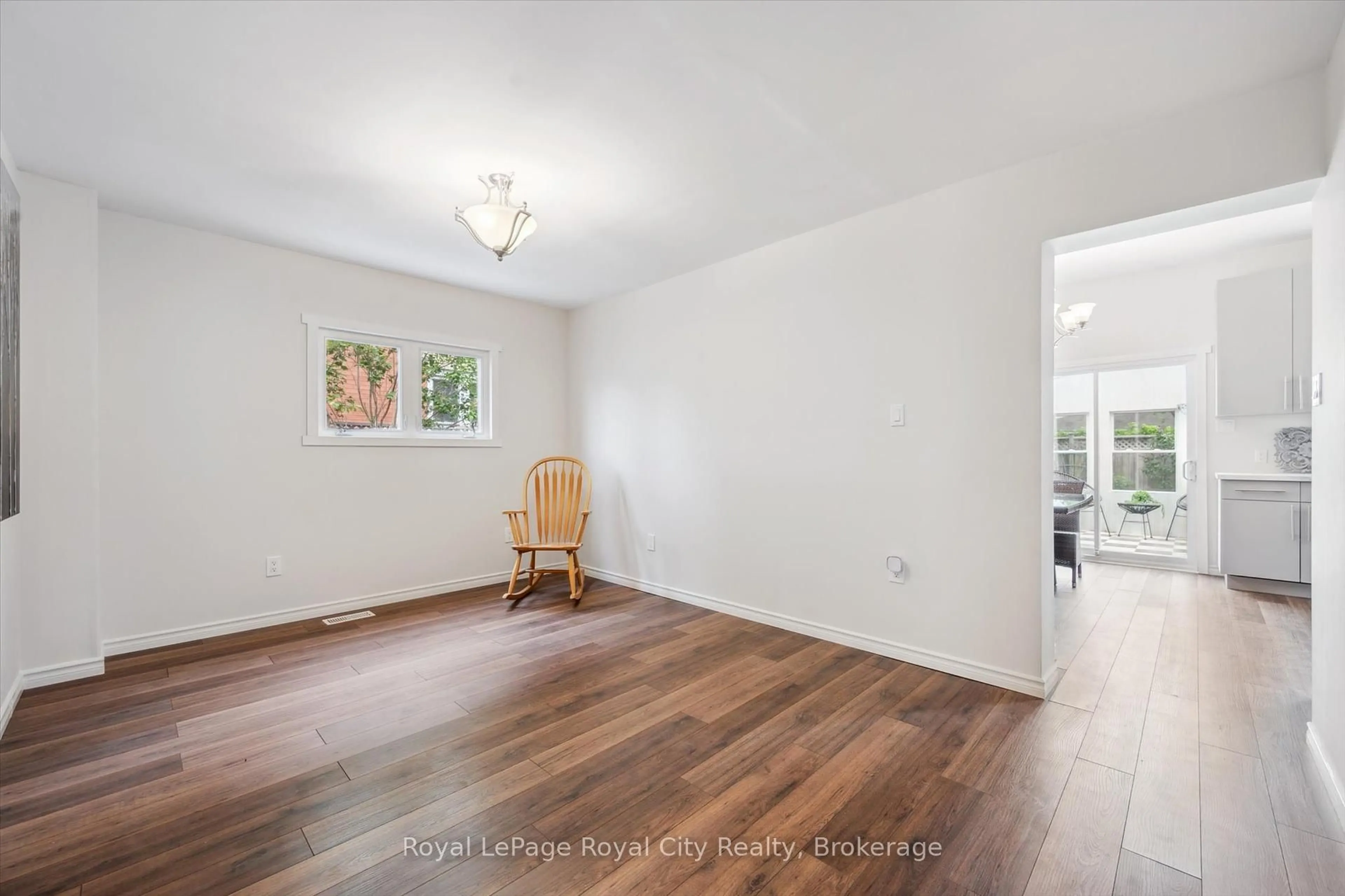 A pic of a room for 40 Alma St, Guelph Ontario N1H 5W7