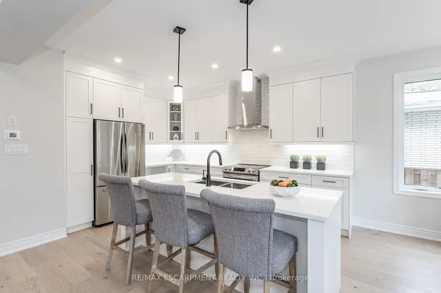Additional property image - 65 Seabreeze Cres