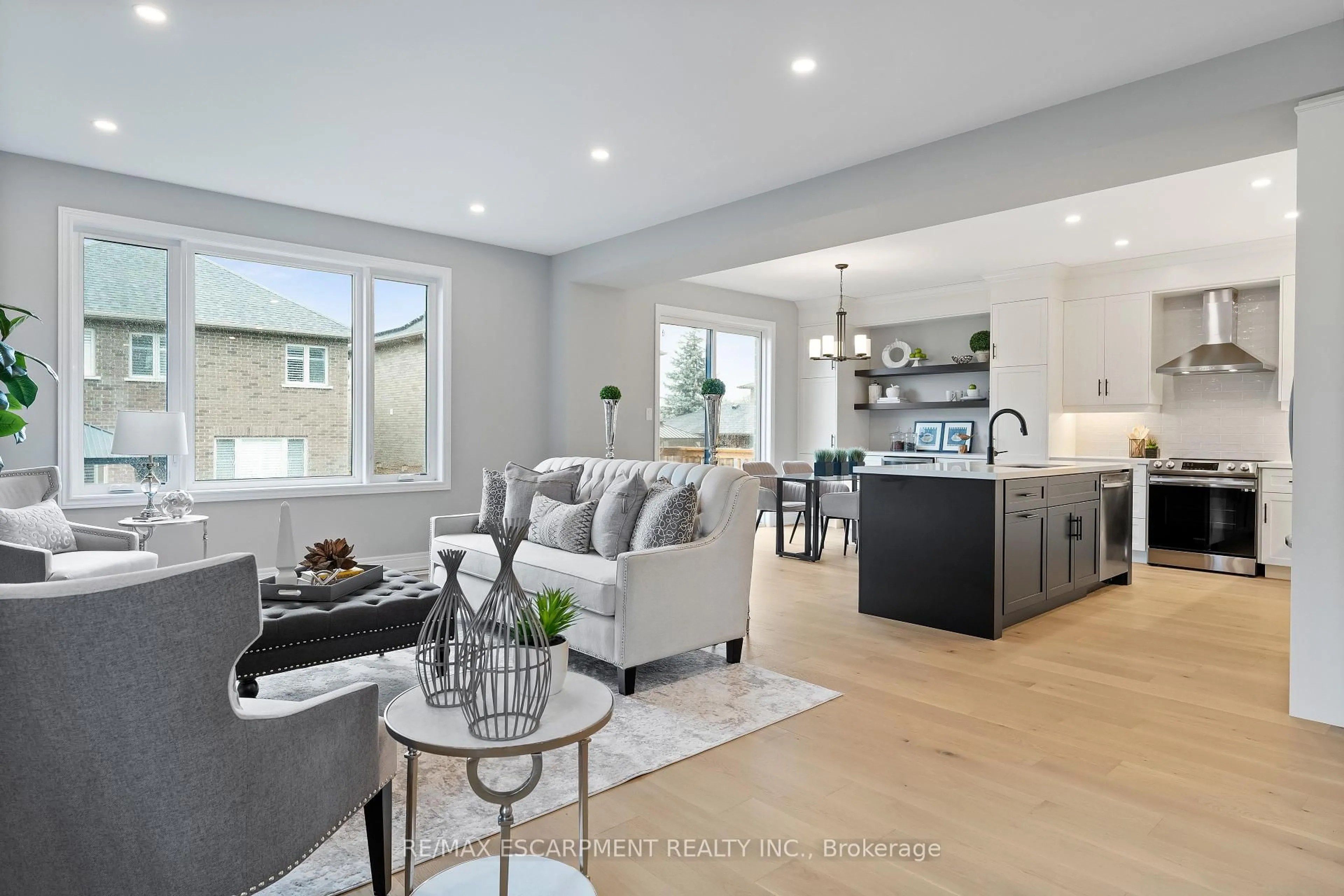 Open concept kitchen, unknown for 65 Seabreeze Cres, Hamilton Ontario L8E 5C8