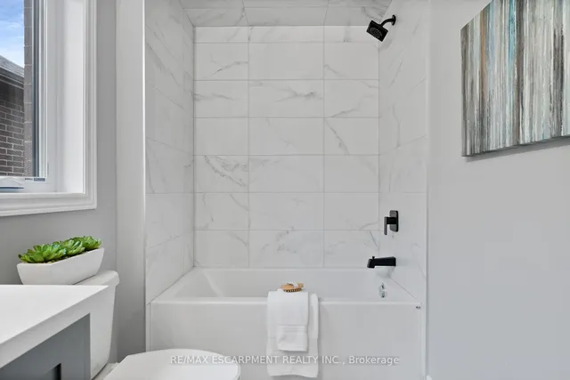 Additional property image - 65 Seabreeze Cres
