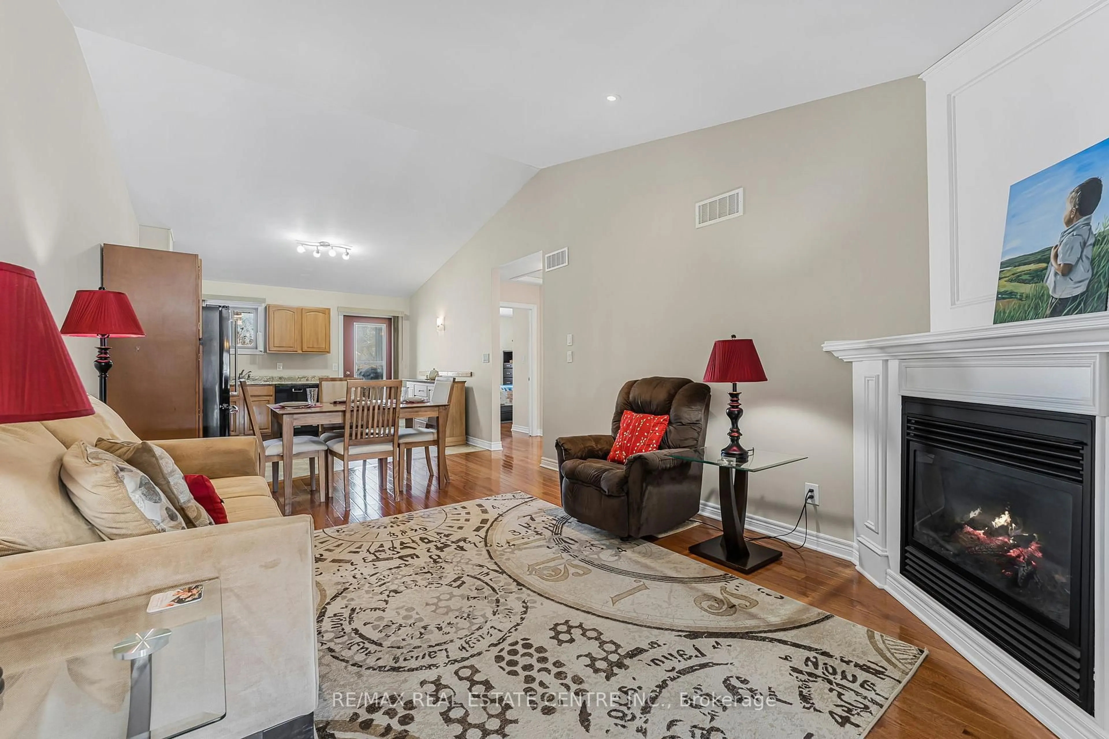 Living room with furniture, unknown for 3780 Glendale Ave, Fort Erie Ontario L0S 1B0