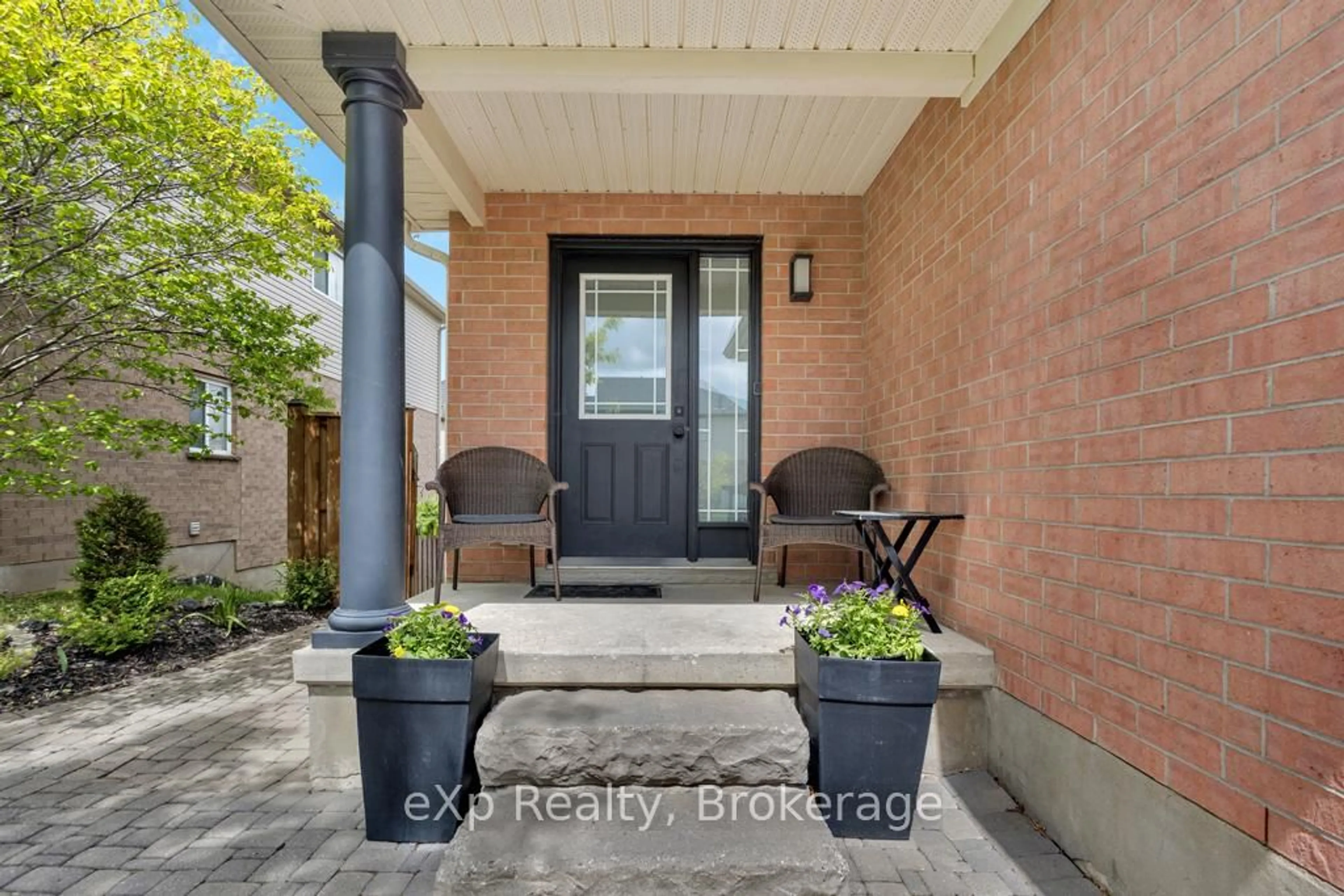 Indoor entryway for 3558 Legendary Dr, London South Ontario N6L 0A3