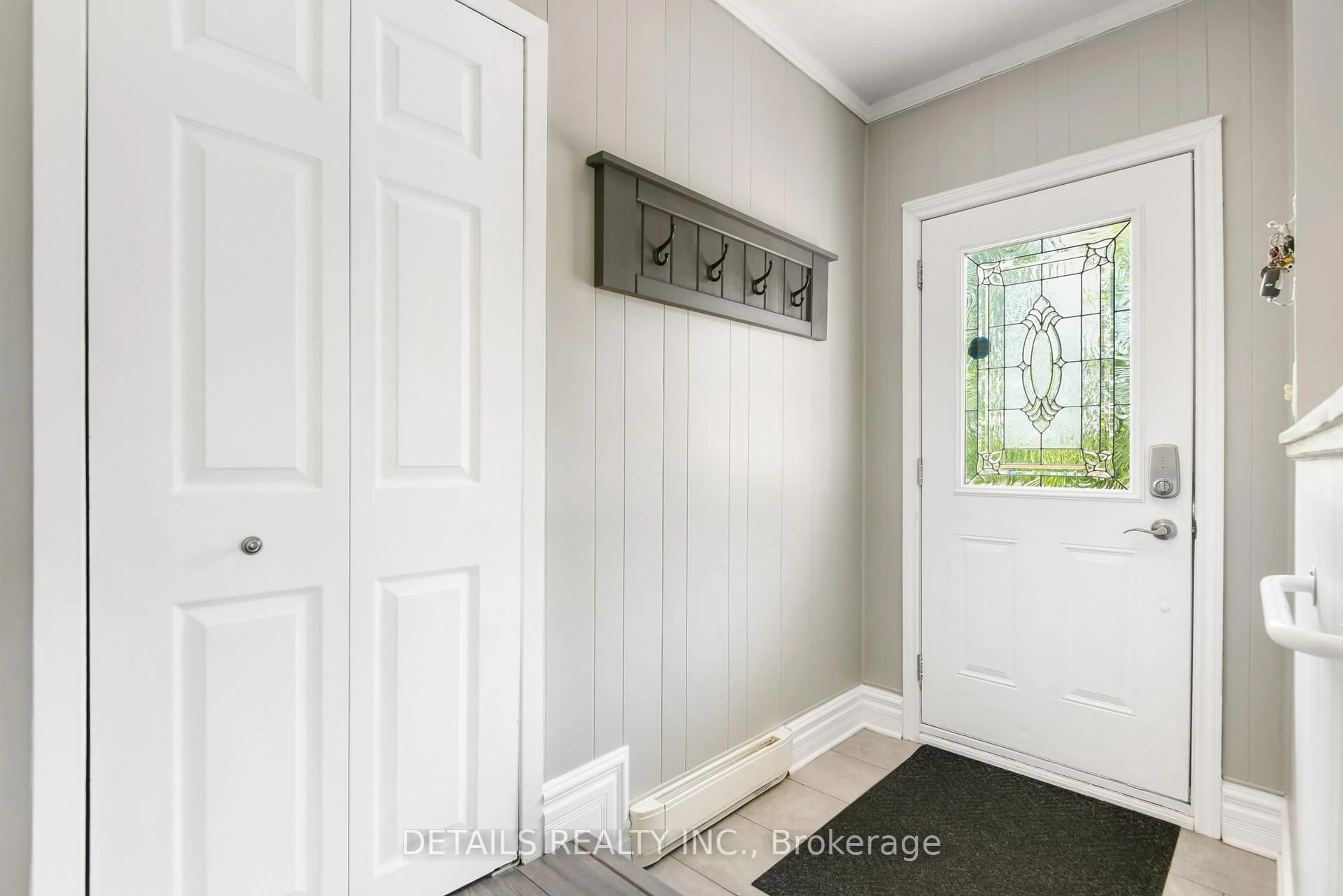 Indoor entryway for 1218 Galbraith Rd, Clayton Ontario K0A 1P0