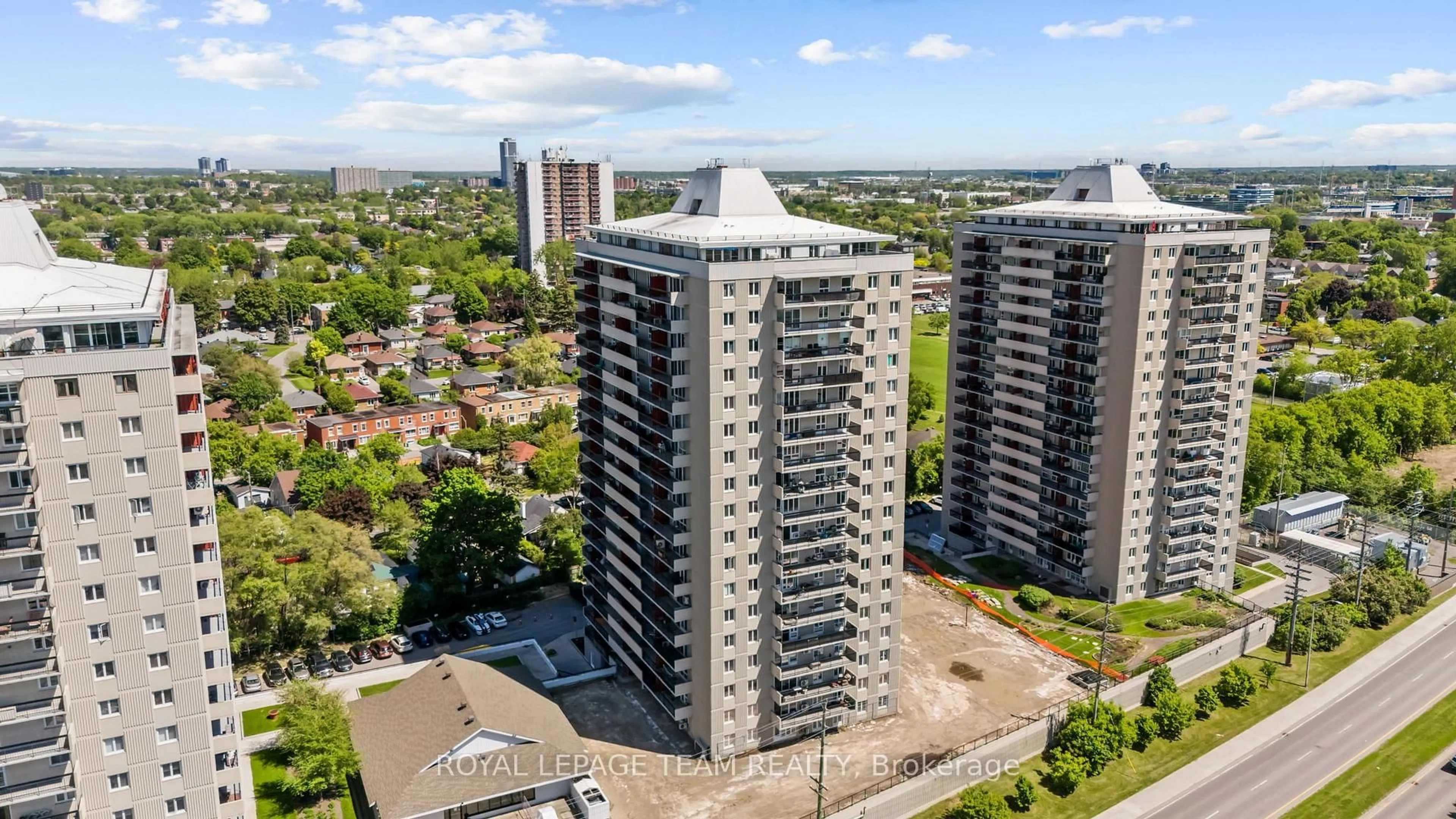 A pic from outside/outdoor area/front of a property/back of a property/a pic from drone, city buildings view from balcony for 158B McArthur Ave #1607, Ottawa Ontario K1L 8C9