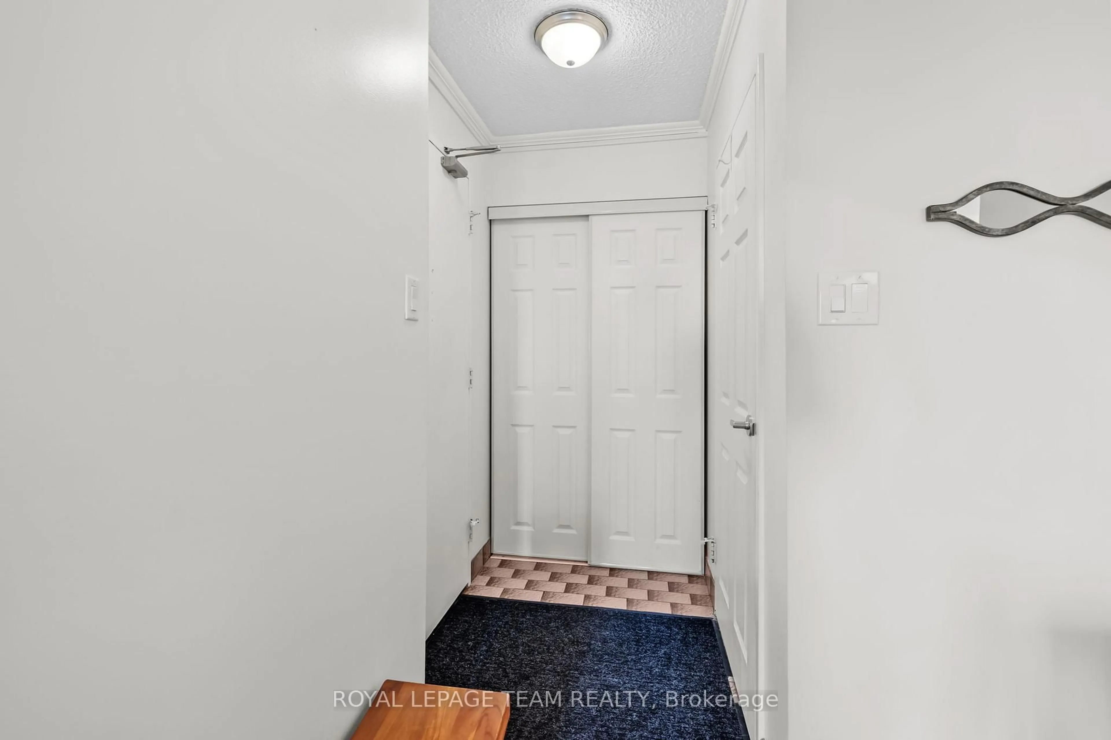 Indoor entryway for 158B McArthur Ave #1607, Ottawa Ontario K1L 8C9