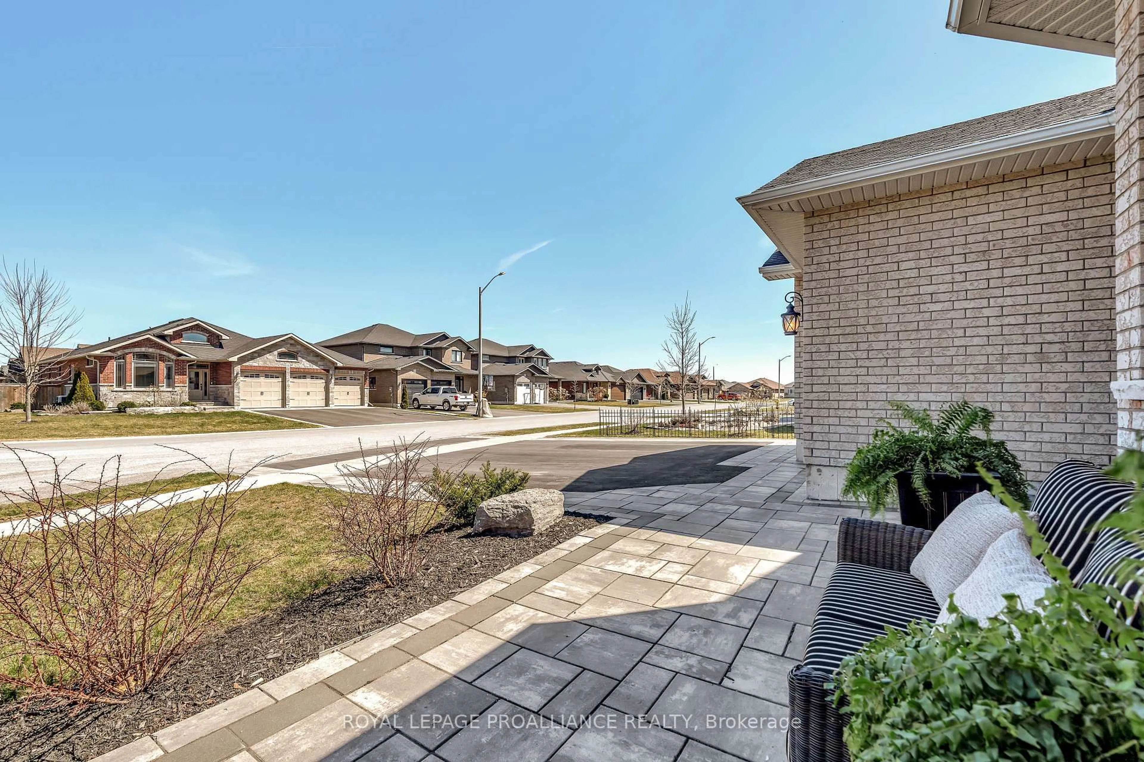 Patio, street for 16 Hummingbird Dr, Belleville Ontario K8N 0H7