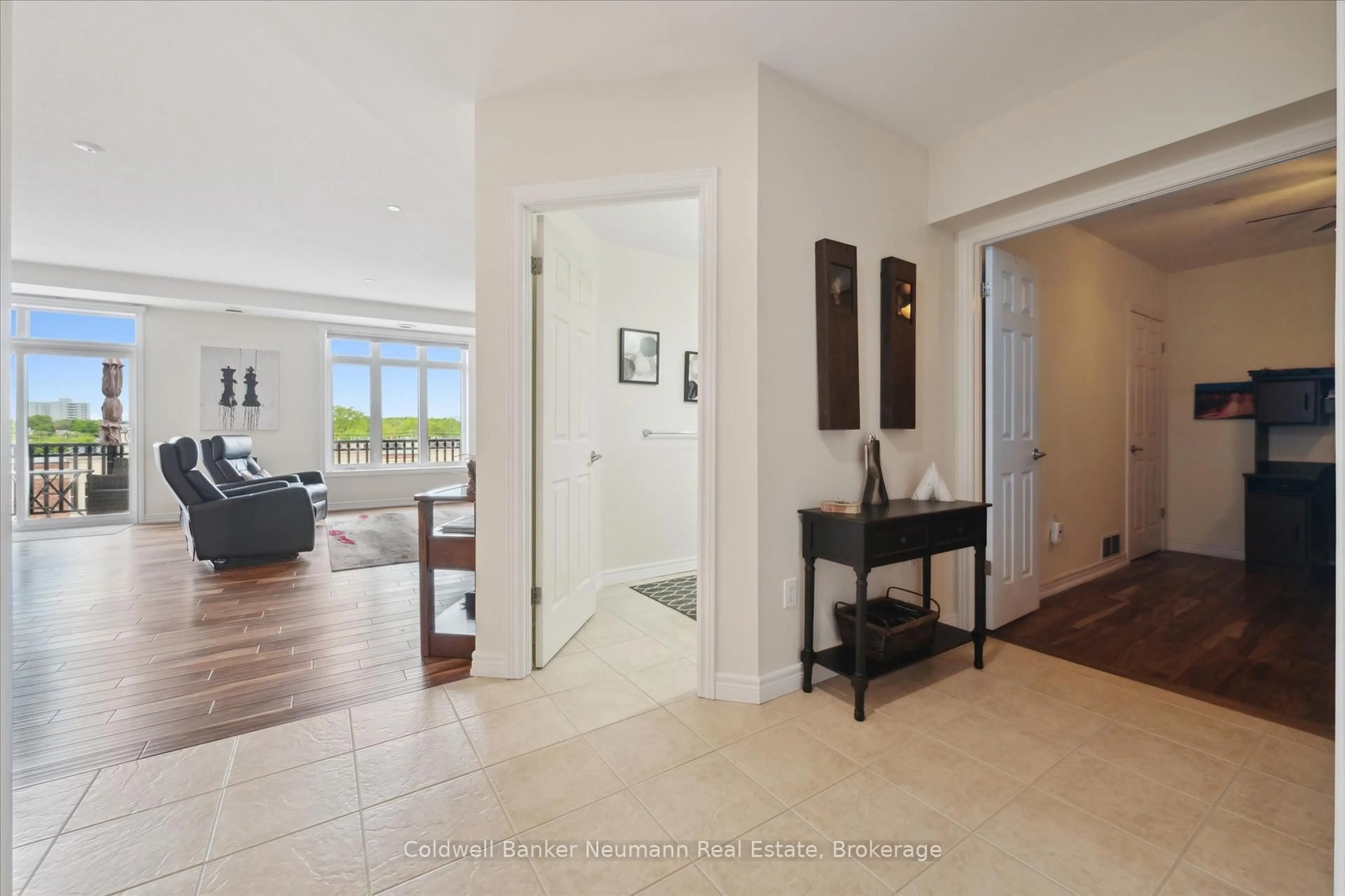 Indoor entryway for 65 Bayberry Dr #404, Guelph Ontario N1G 5K8