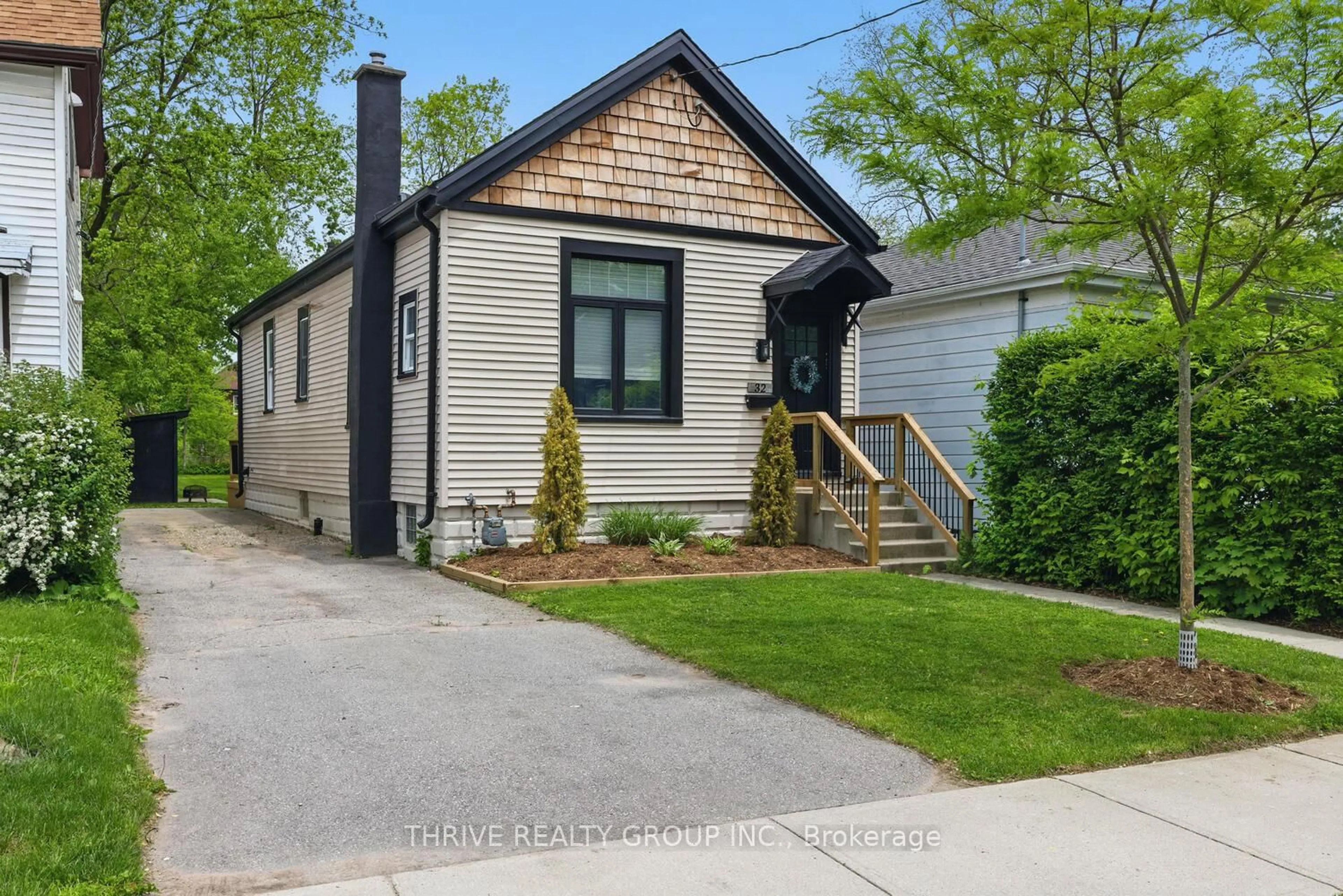 Home with brick exterior material, street for 32 Euclid Ave, London South Ontario N6C 1C1
