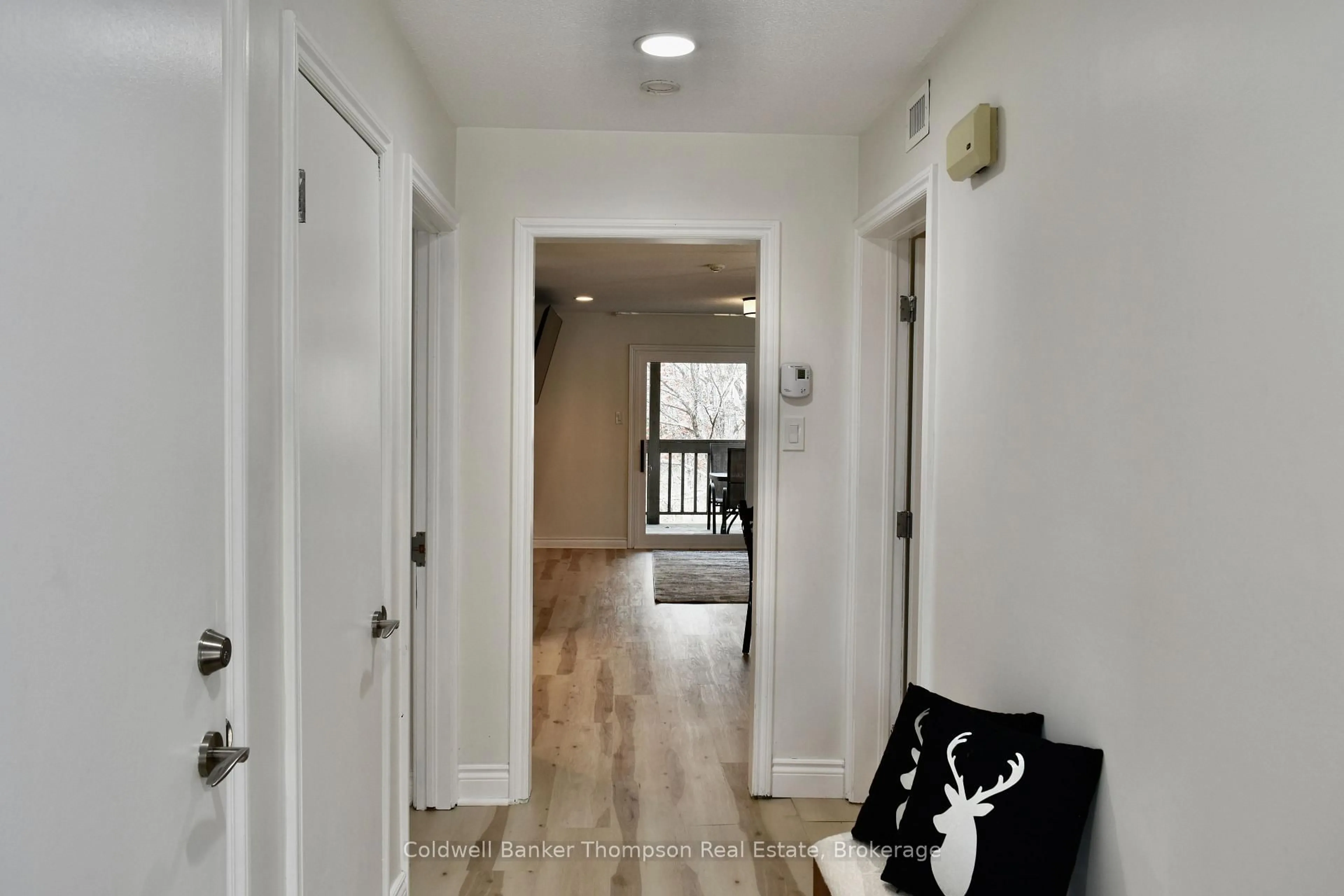 Indoor entryway for 23-205 MAPLERIDGE DEERHURST Dr, Huntsville Ontario P1H 1A9