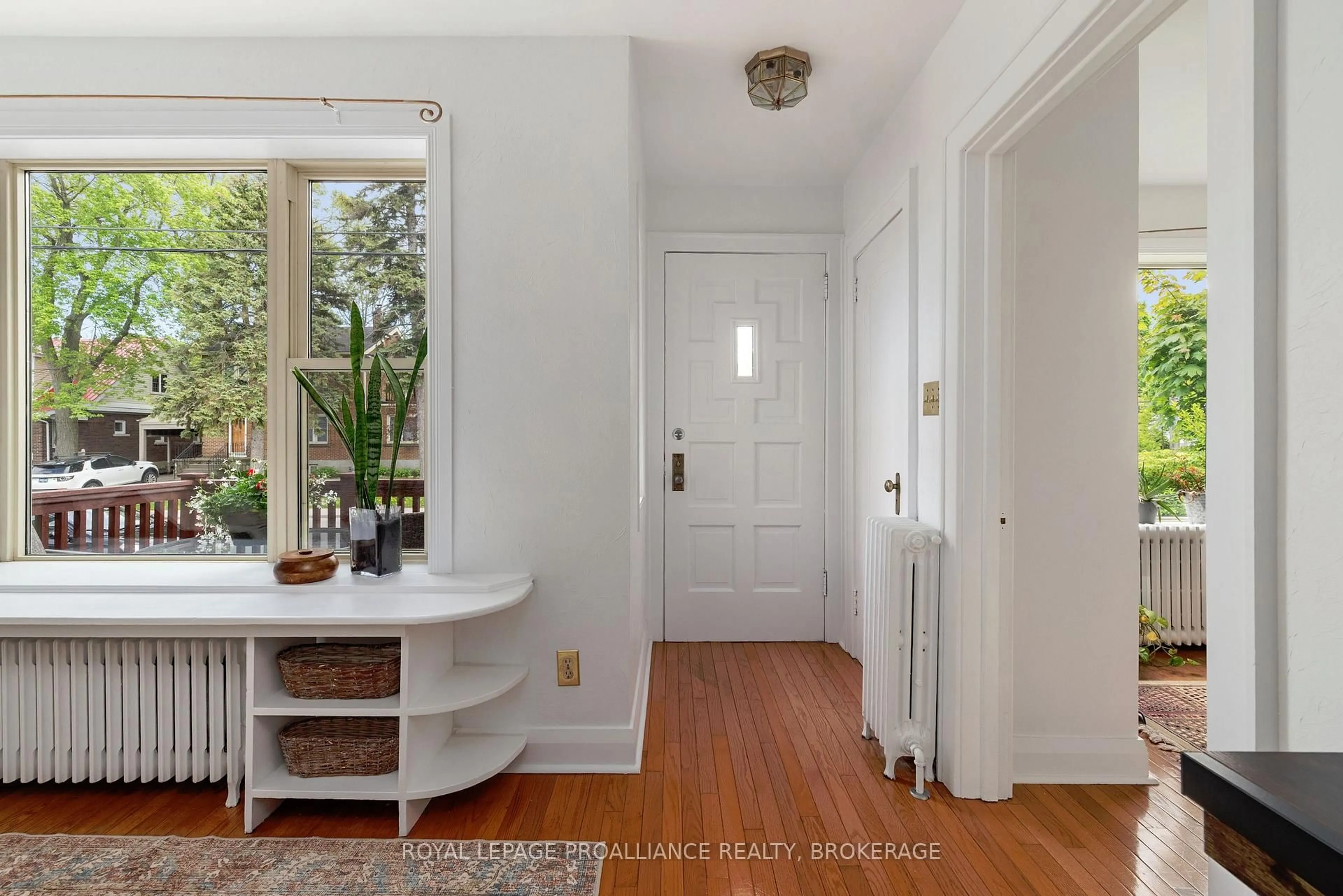 Indoor entryway for 197 Pine St, Kingston Ontario K7K 1X1