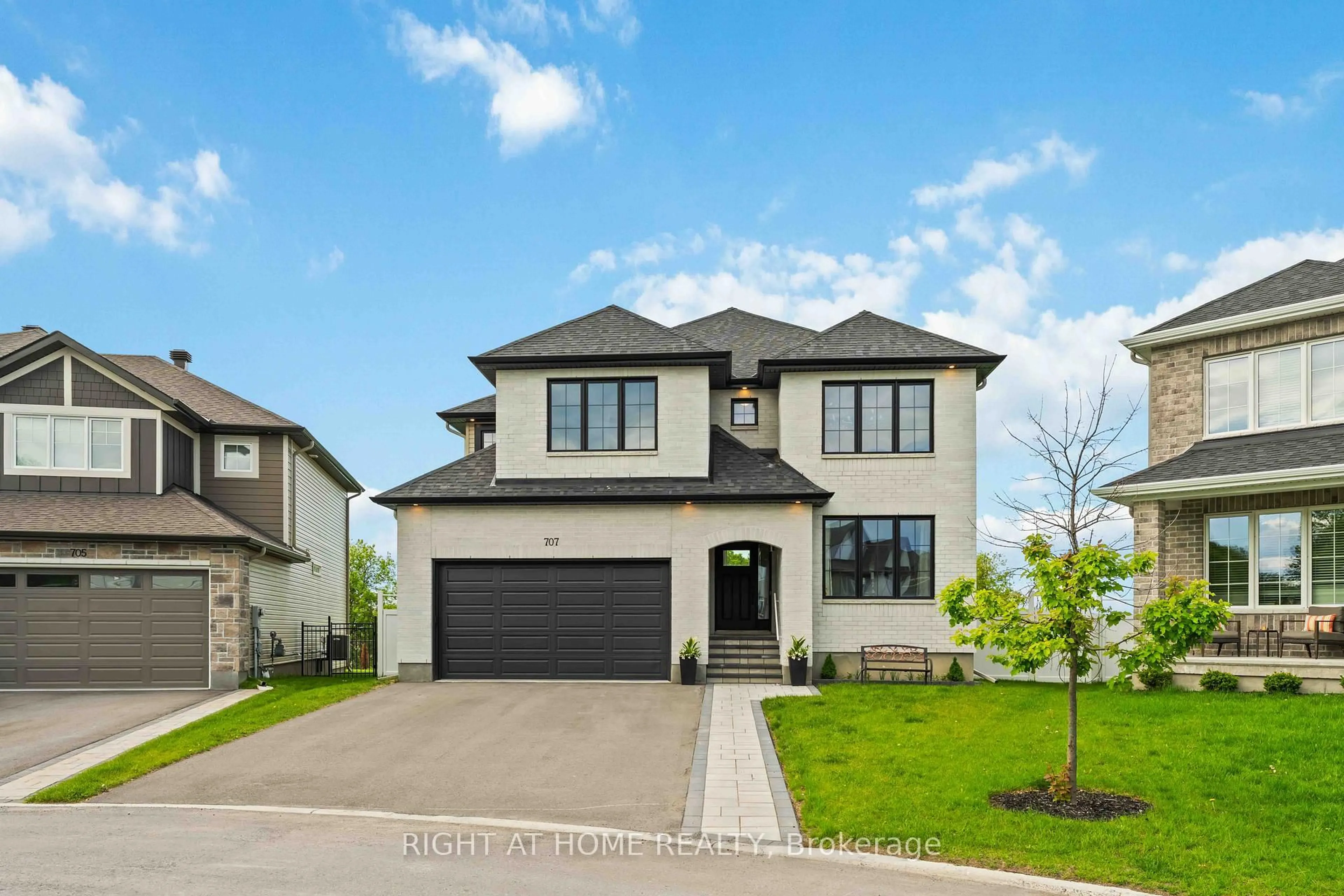 Home with brick exterior material, street for 707 Kirkham Cres, Richmond Ontario K0A 2Z0