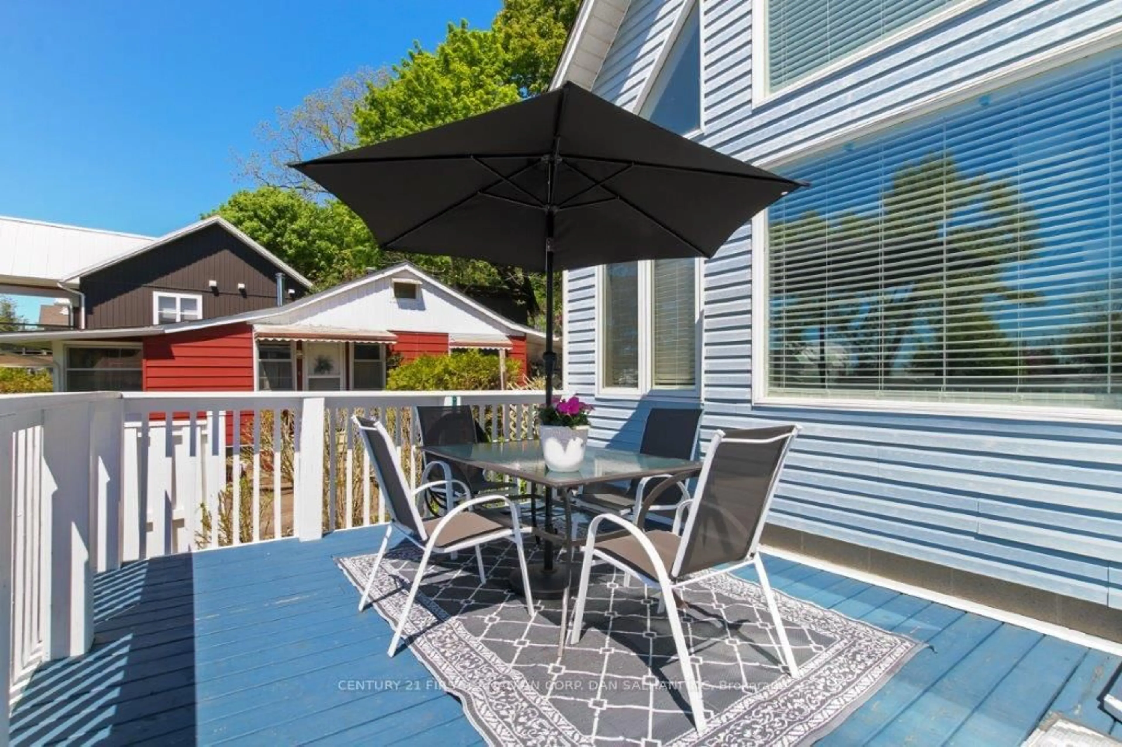 Patio, street for 397 Stanley Park Dr, Central Elgin Ontario N5L 1E6