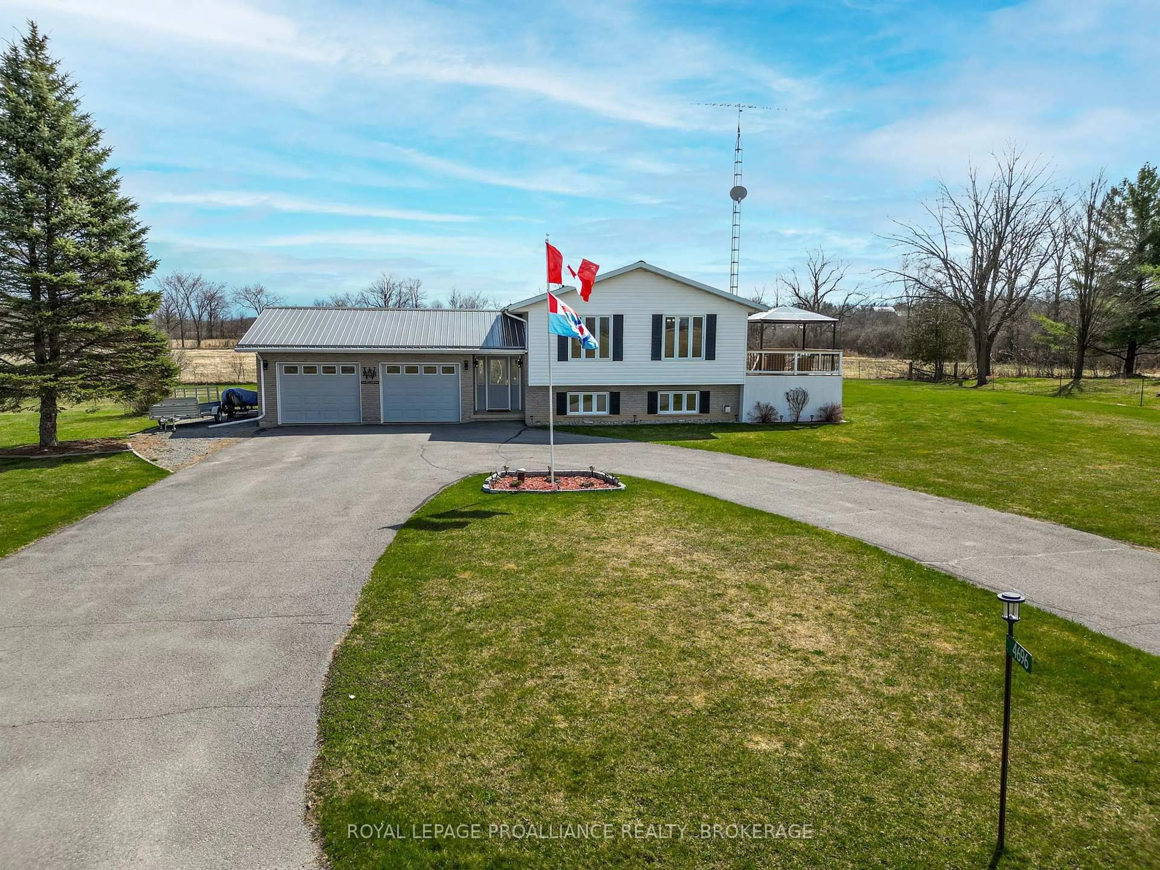 A pic from outside/outdoor area/front of a property/back of a property/a pic from drone, building for 4696 Watson Rd, Harrowsmith Ontario K0H 1V0