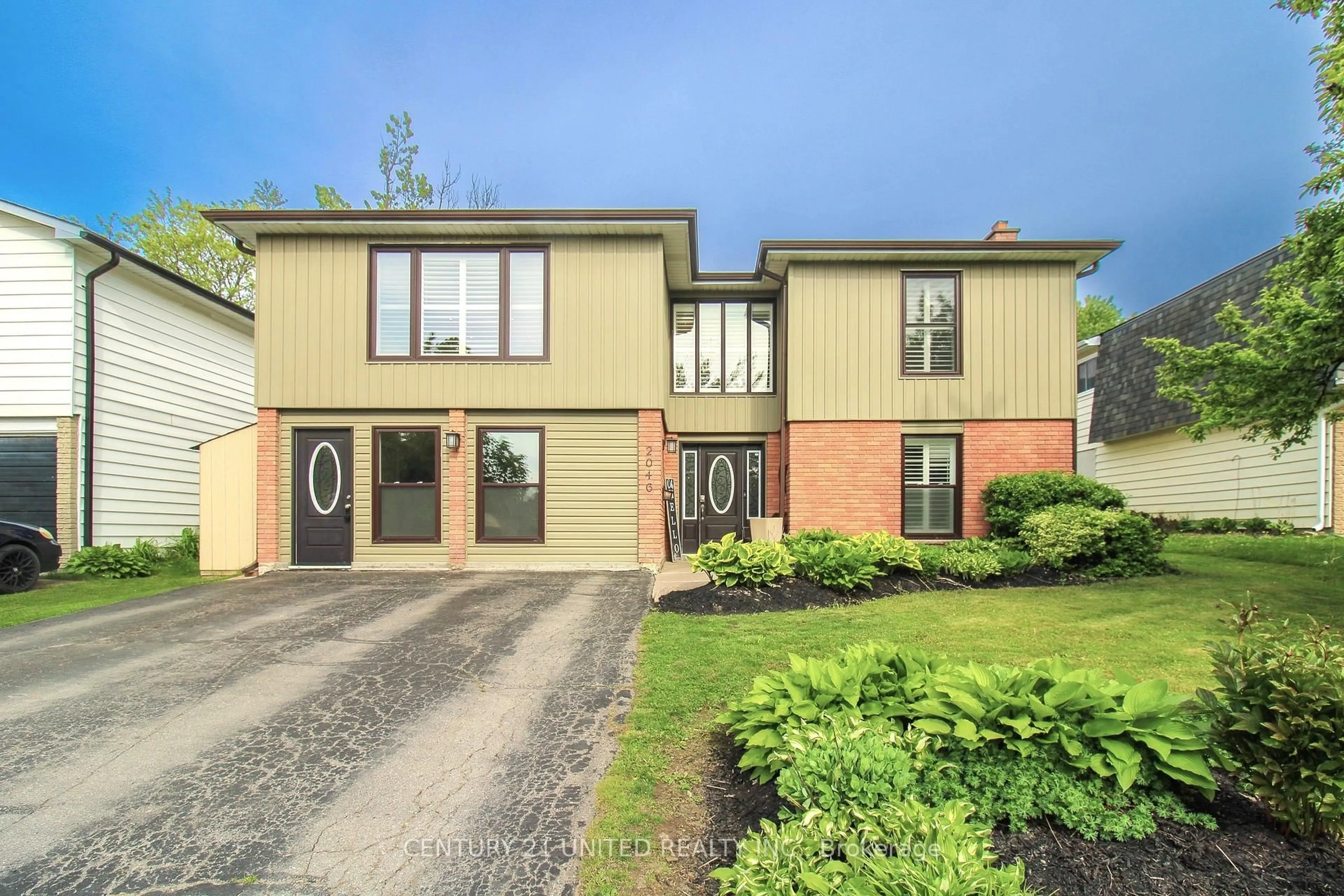 Home with brick exterior material, street for 2046 Meadowview Rd, Peterborough East Ontario K9L 1S4