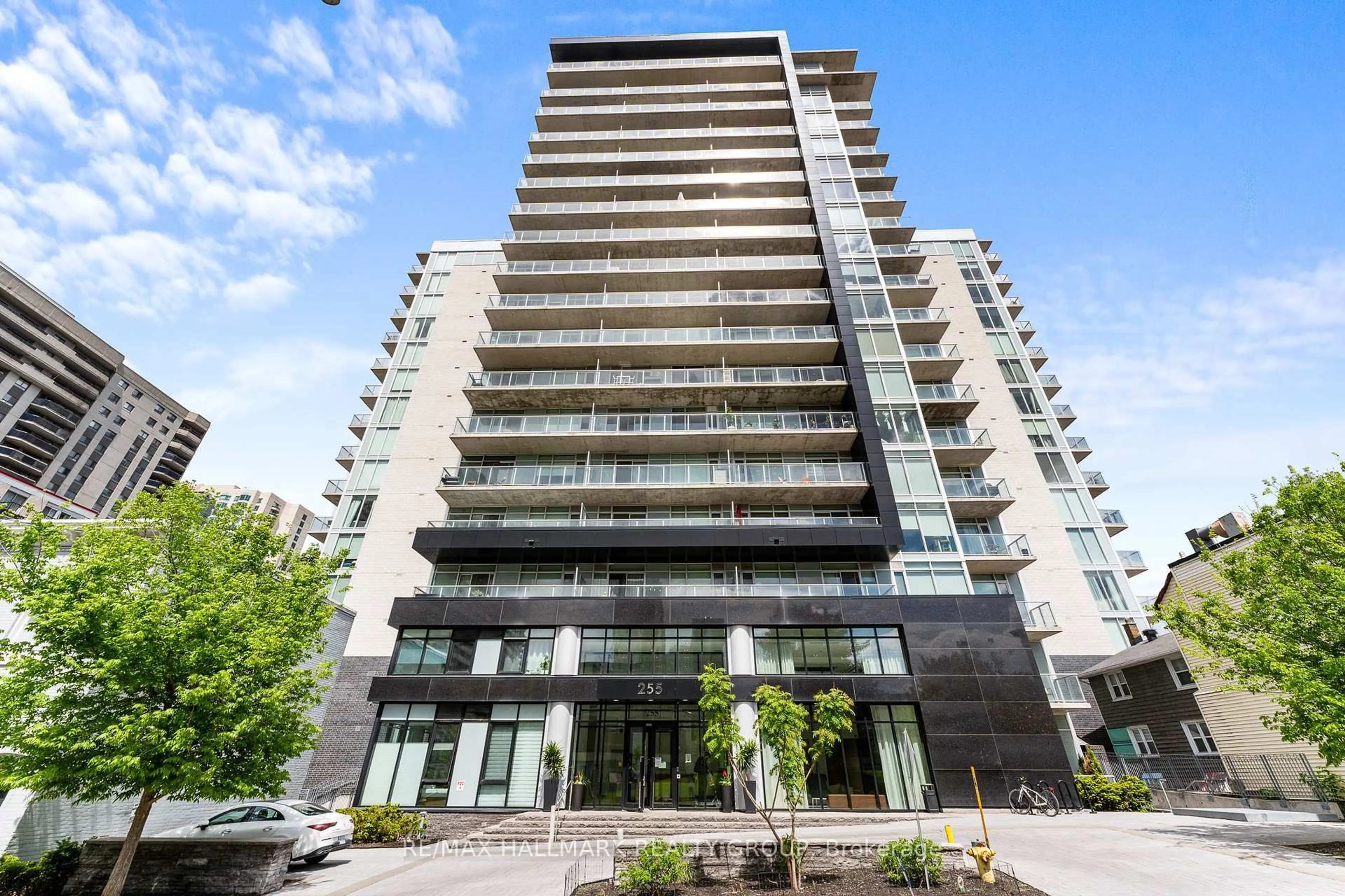 Unknown for 255 Bay St #217, Ottawa Ontario K1R 0C5