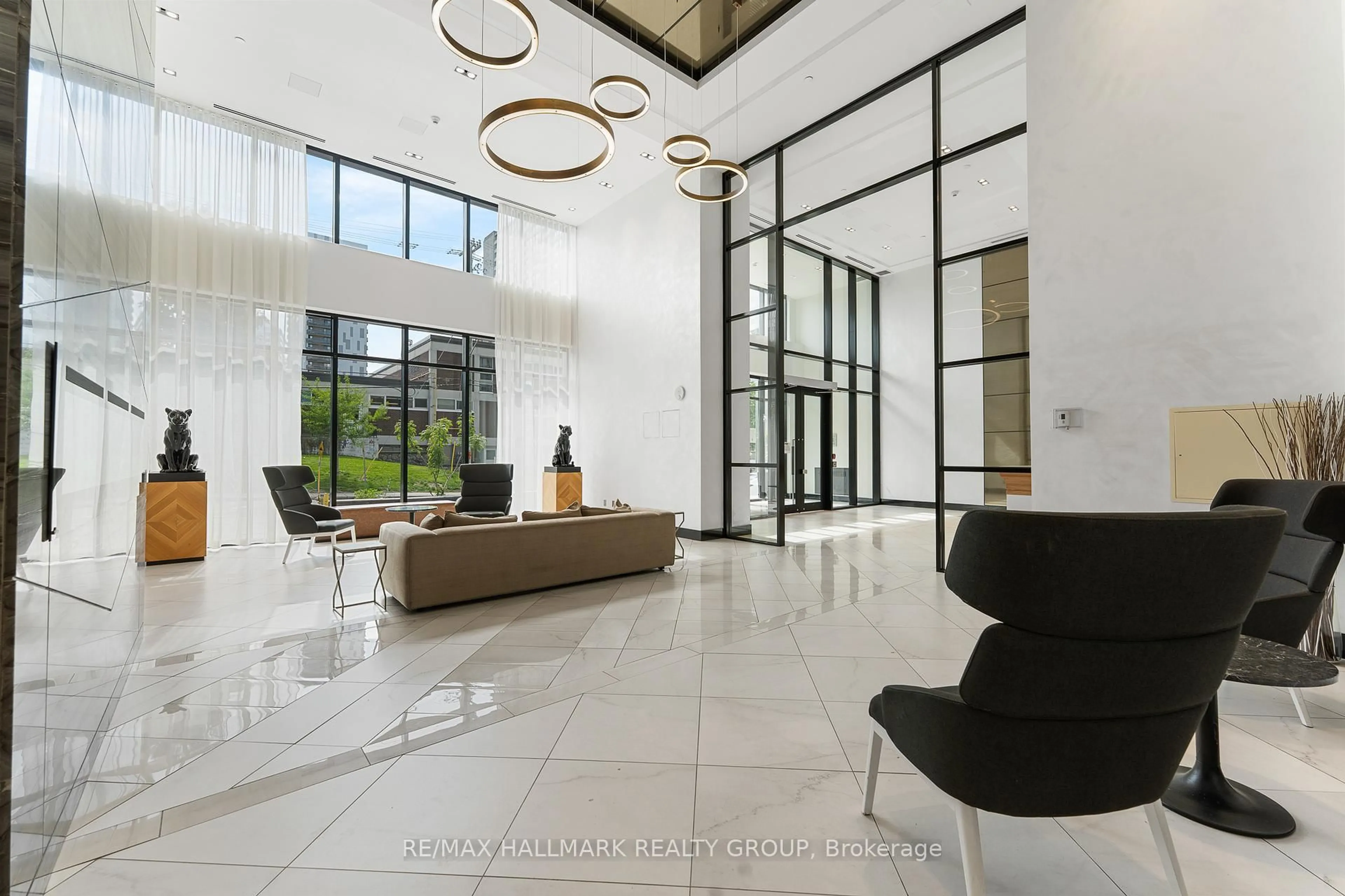 Lobby for 255 Bay St #217, Ottawa Ontario K1R 0C5