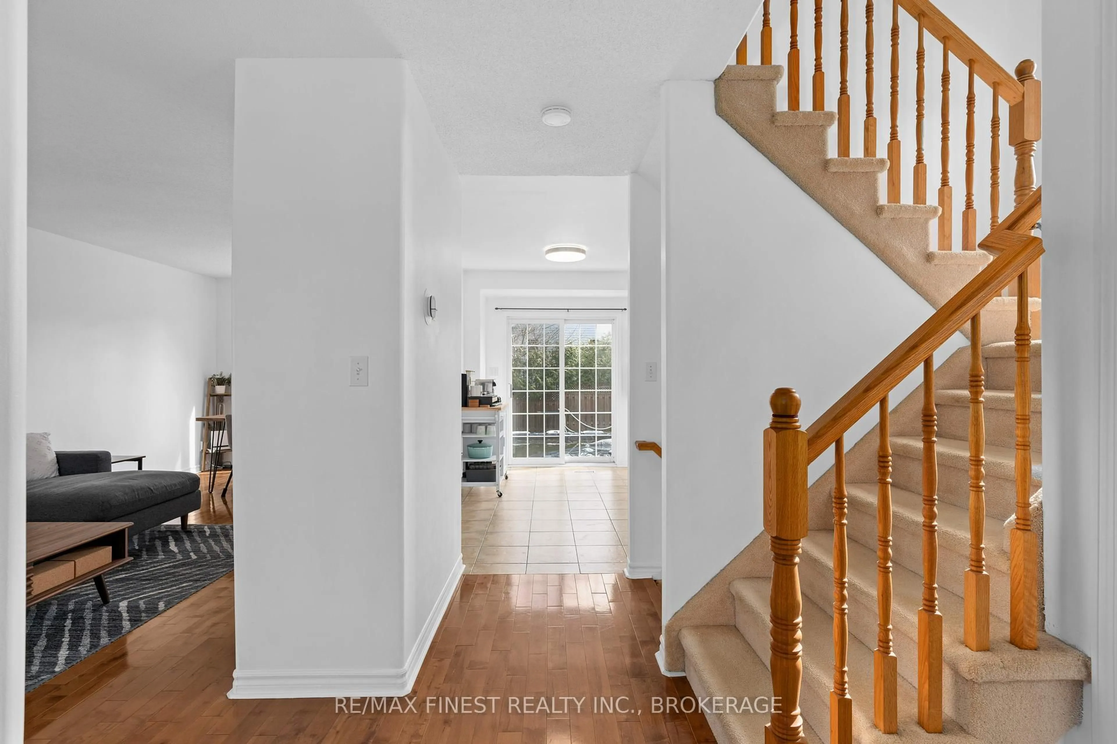 Indoor entryway for 195 Sheridan St, Kingston Ontario K7P 3E4
