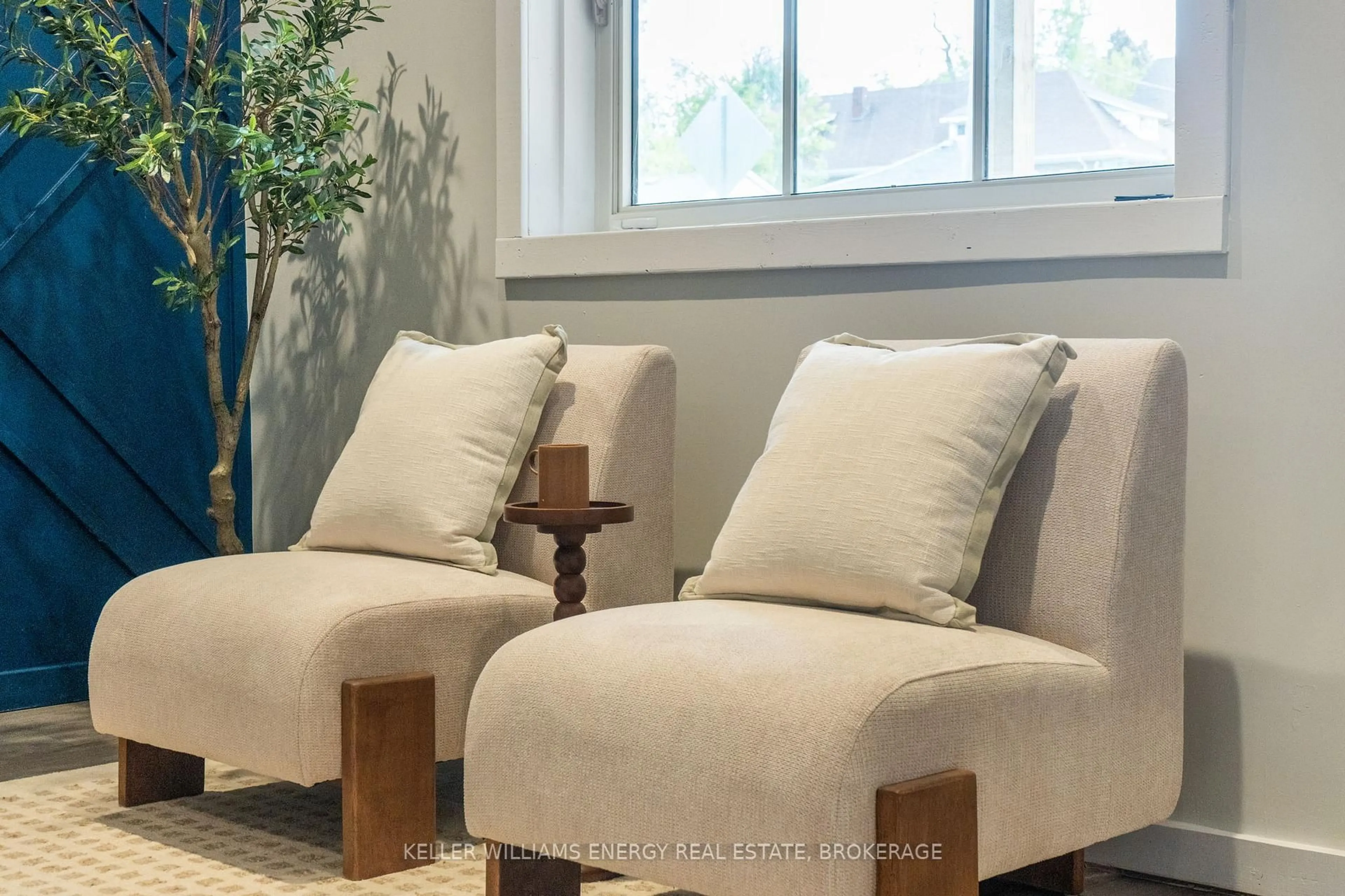 Living room with furniture, unknown for 24 Water St, Kawartha Lakes Ontario K9V 2C8