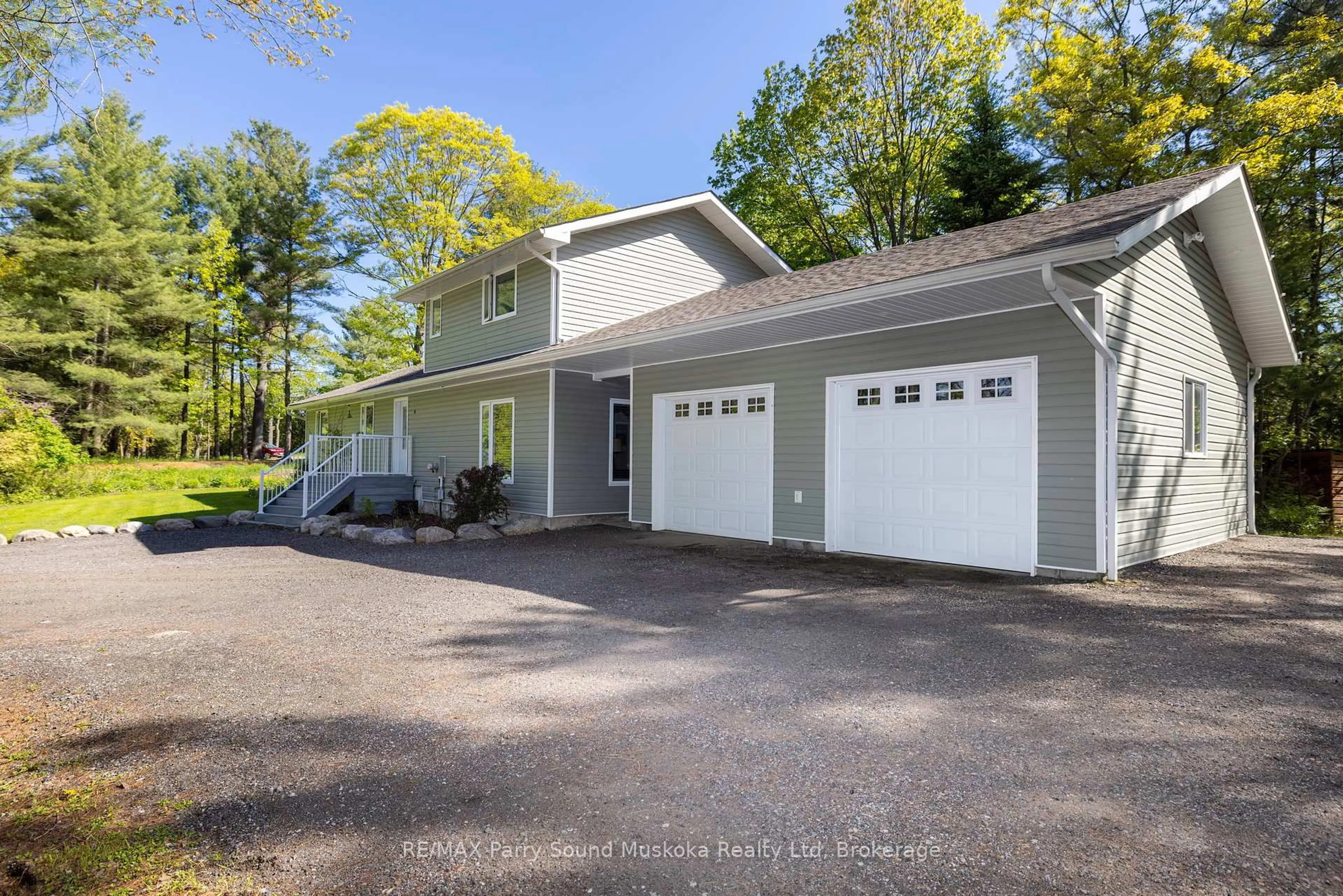 A pic from outside/outdoor area/front of a property/back of a property/a pic from drone, unknown for 8 PINERIDGE Dr, McDougall Ontario P2A 2W9