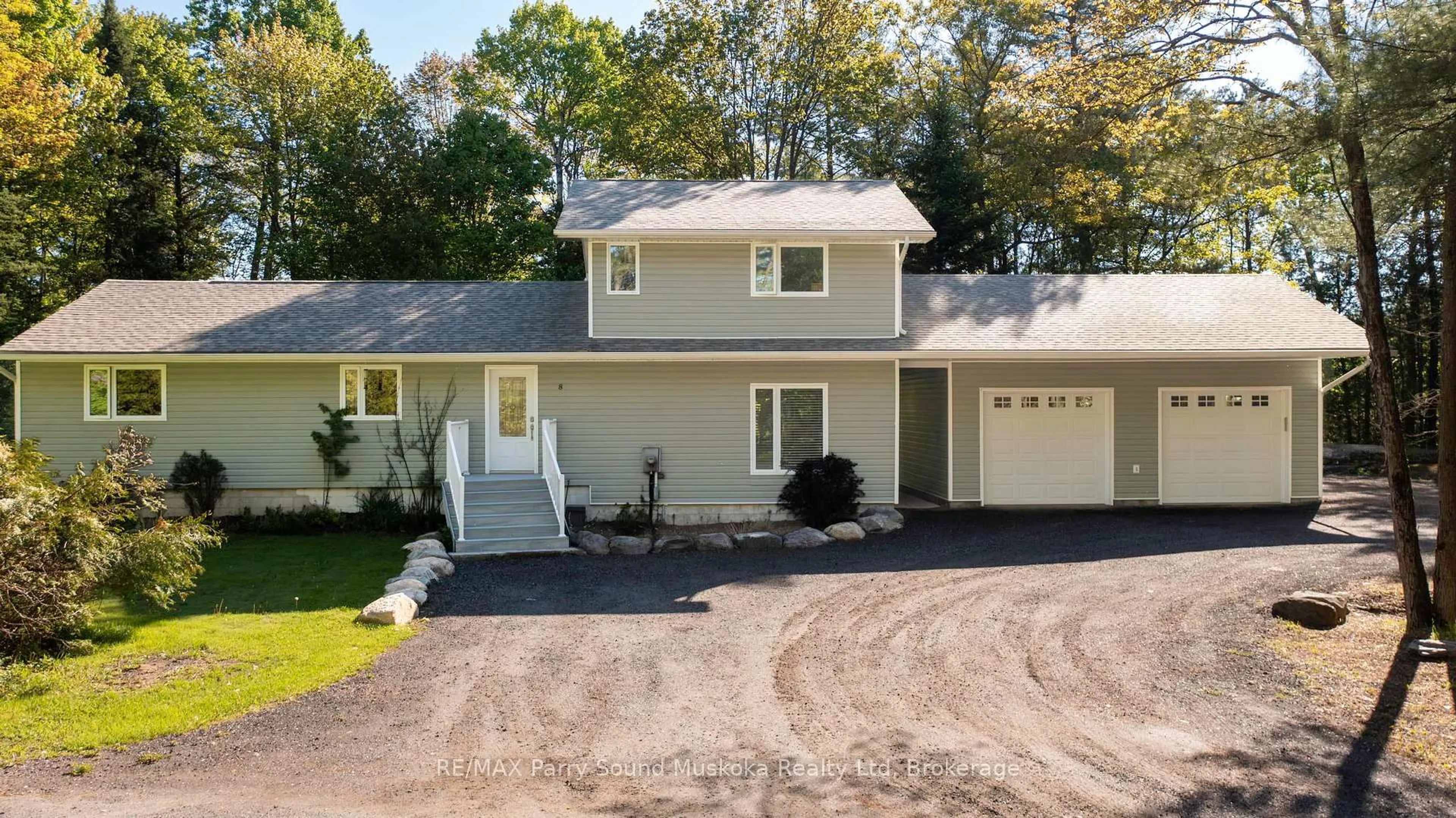 Home with vinyl exterior material, street for 8 PINERIDGE Dr, McDougall Ontario P2A 2W9