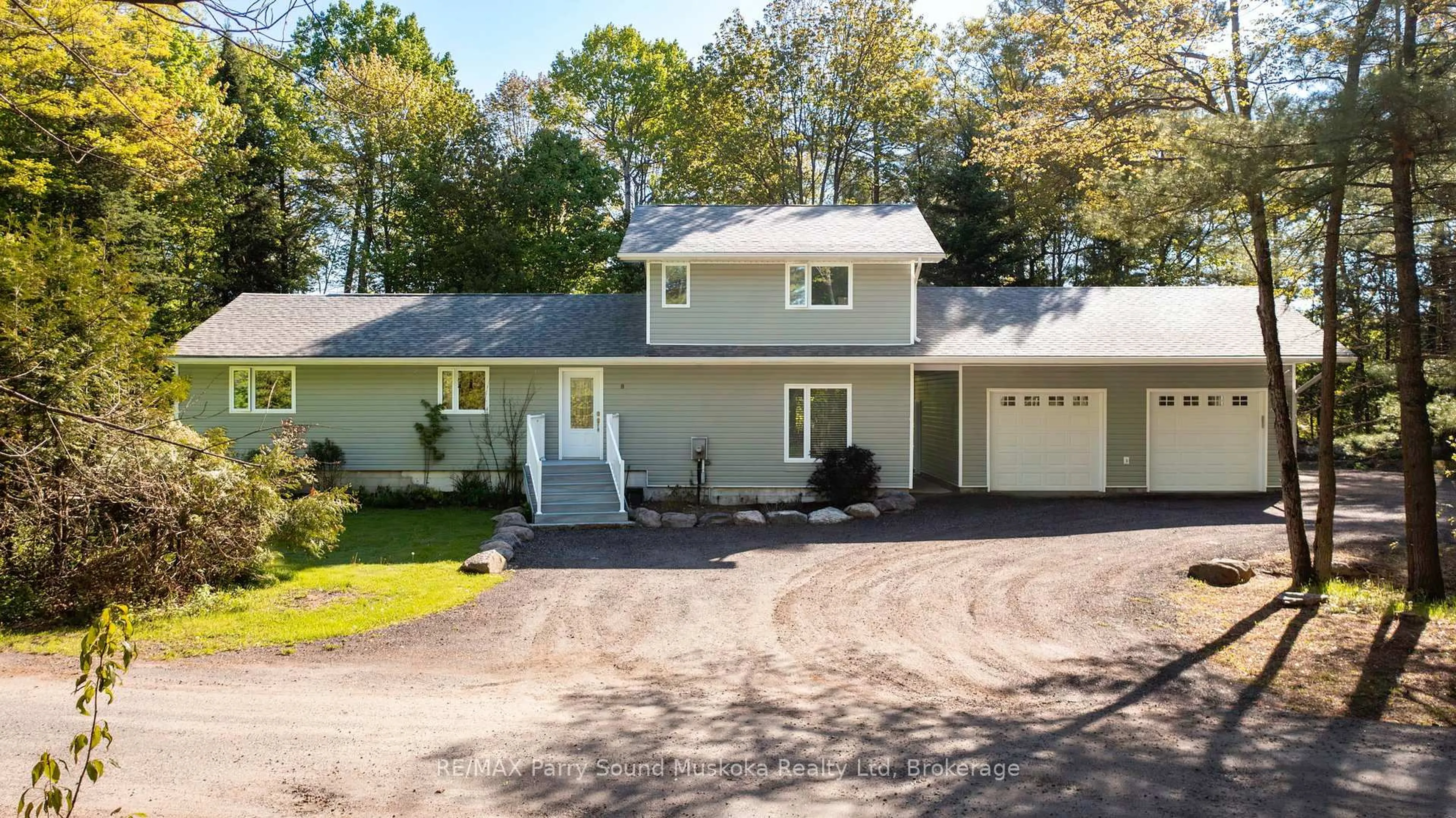 Home with vinyl exterior material, street for 8 PINERIDGE Dr, McDougall Ontario P2A 2W9
