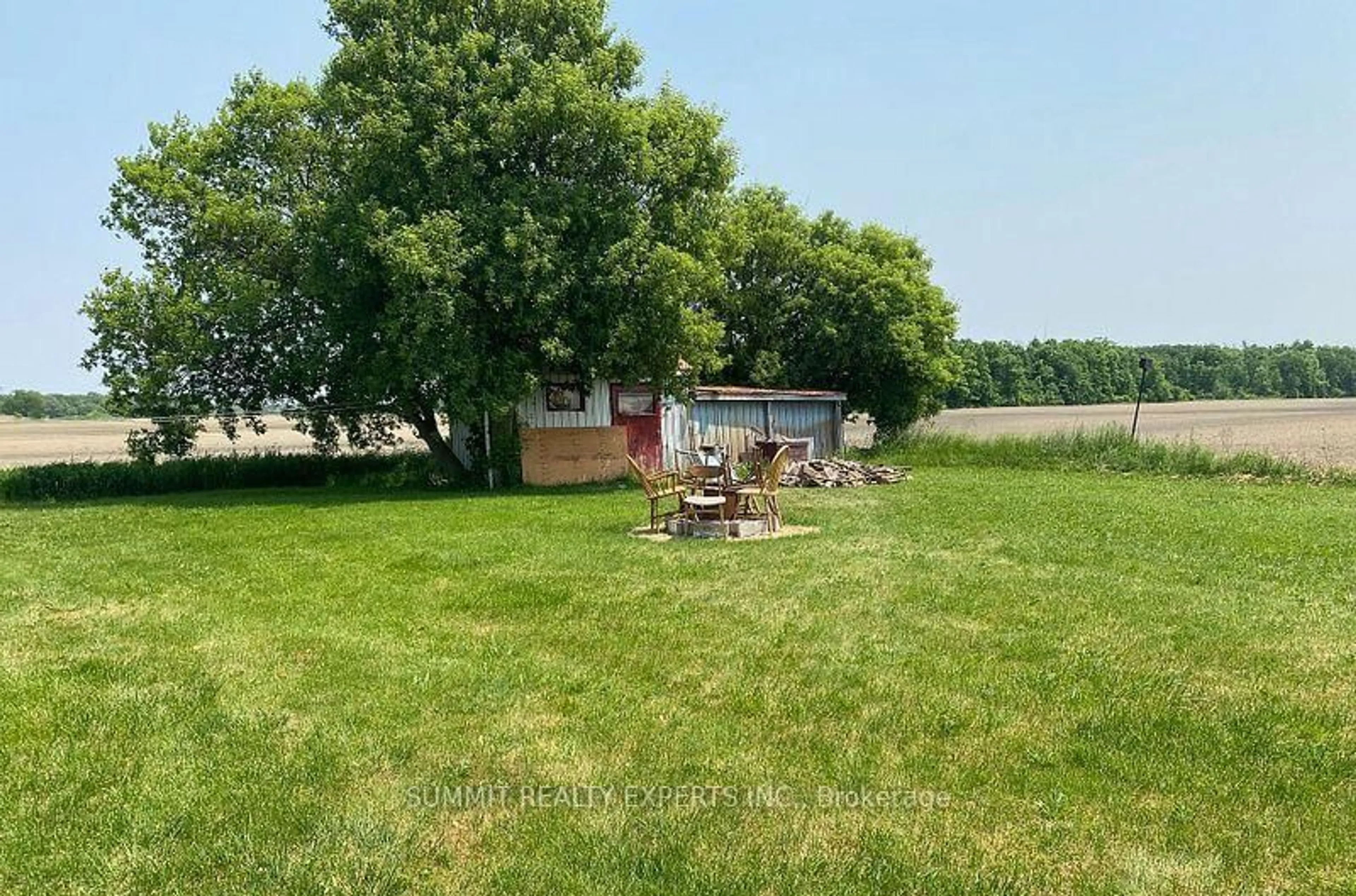 A pic from outside/outdoor area/front of a property/back of a property/a pic from drone, unknown for 4832 Regional Rd #20, Lincoln Ontario L0R 1Y0
