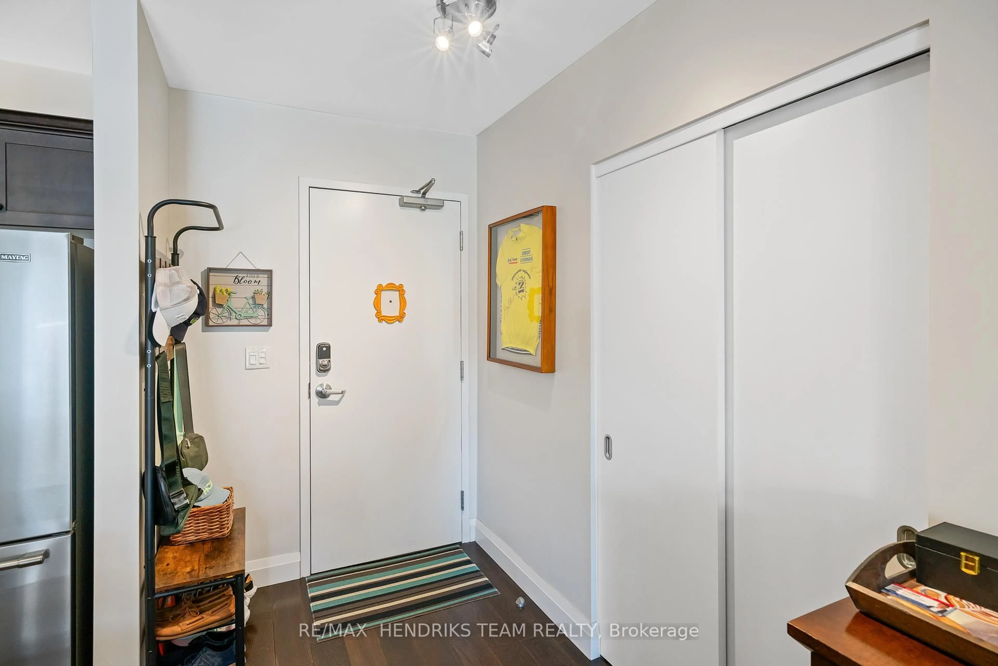 Indoor entryway for 26 Wellington St #102, St. Catharines Ontario L2R 5P8