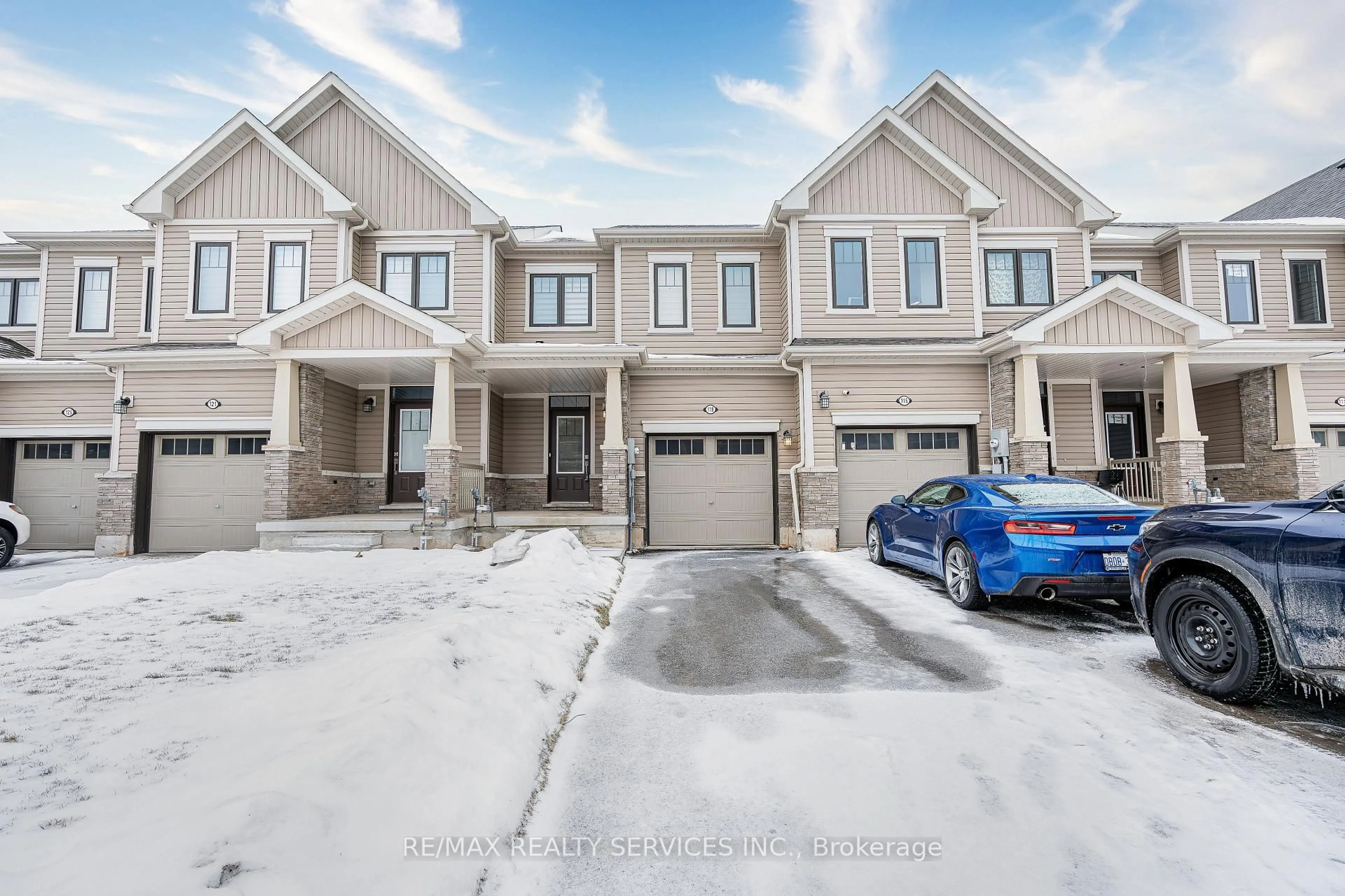 A pic from outside/outdoor area/front of a property/back of a property/a pic from drone, street for 119 Brighton Lane, Thorold Ontario L2V 0N7