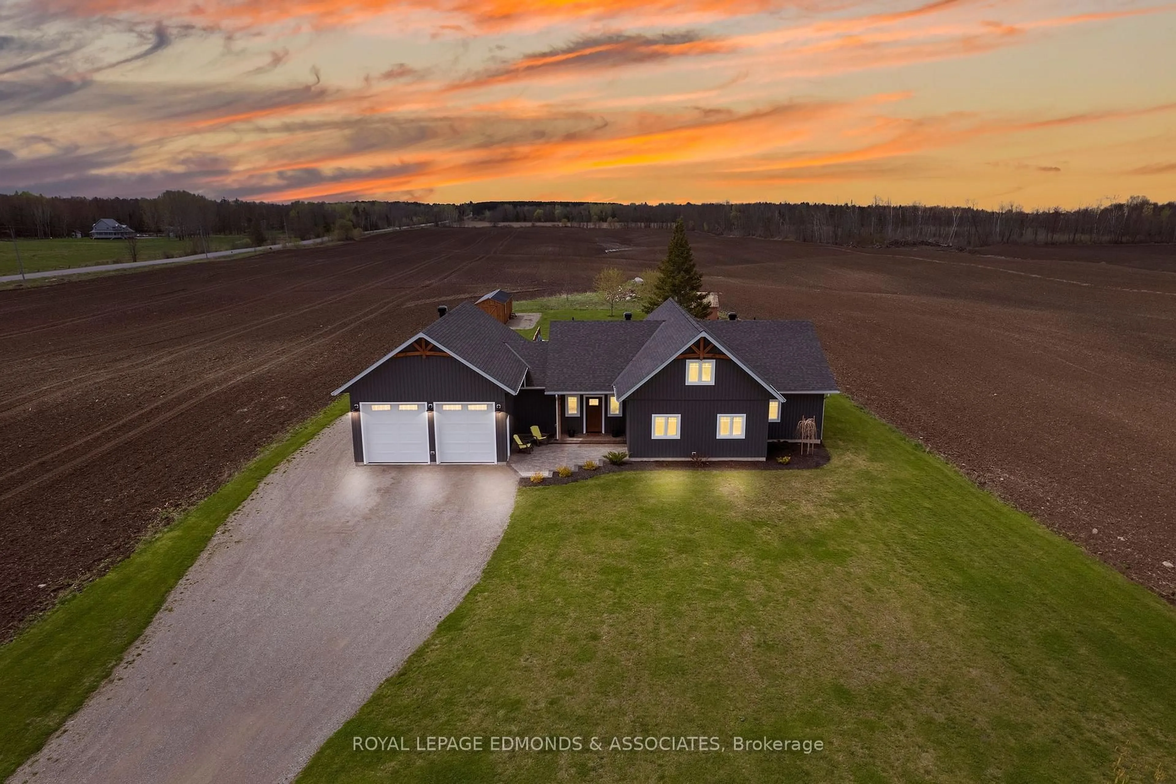 A pic from outside/outdoor area/front of a property/back of a property/a pic from drone, building for 19 Lookout Rd, Westmeath Ontario K0J 2L0