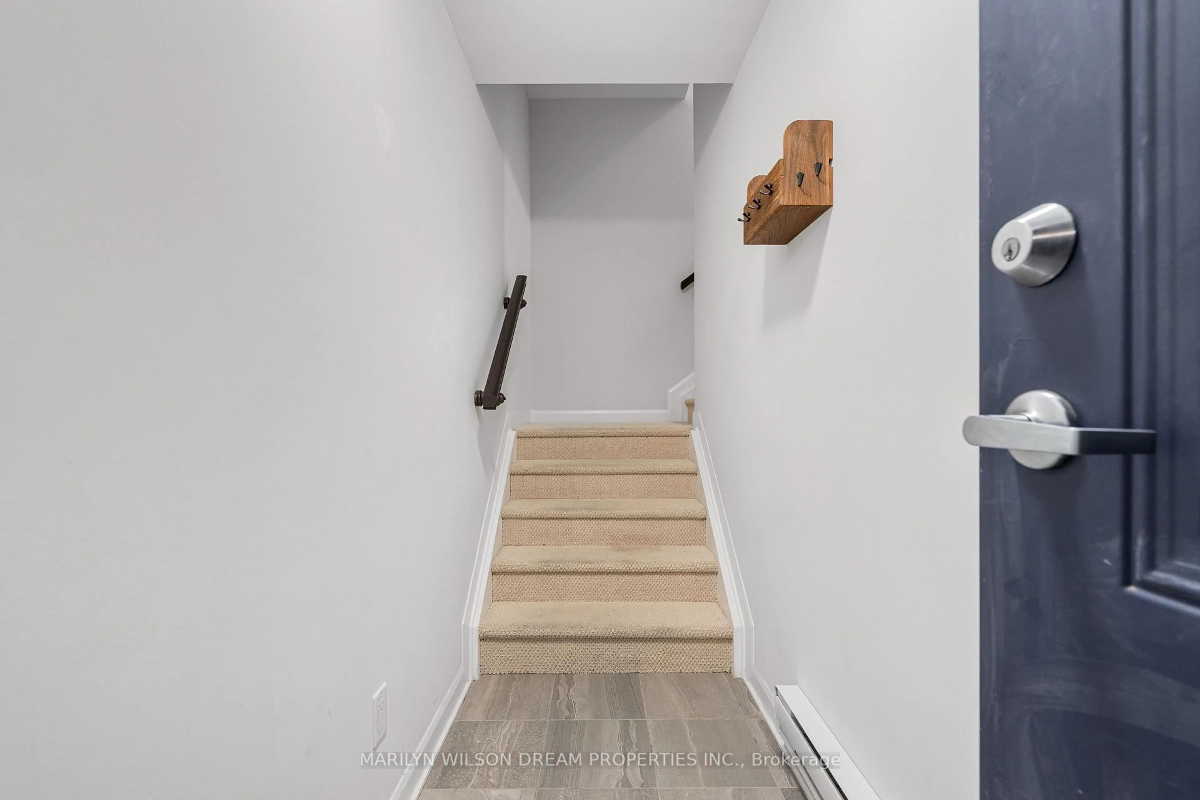 Unknown for 315 Eldorado Private #Unit D, Ottawa Ontario K2K 0N9