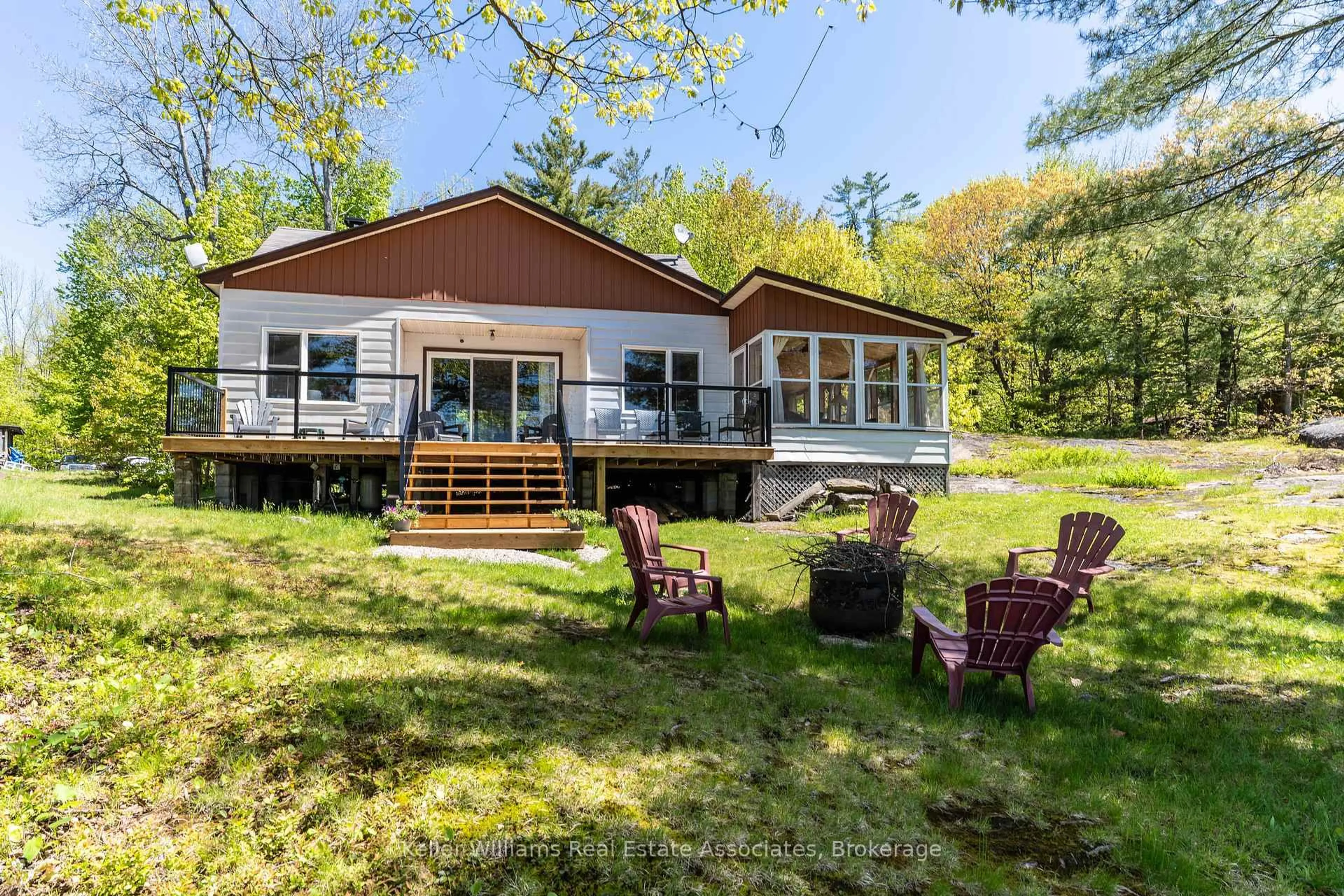 Patio, water/lake/river/ocean view for 1200 North Shore Dr #Unit 2, Gravenhurst Ontario P1P 1B8