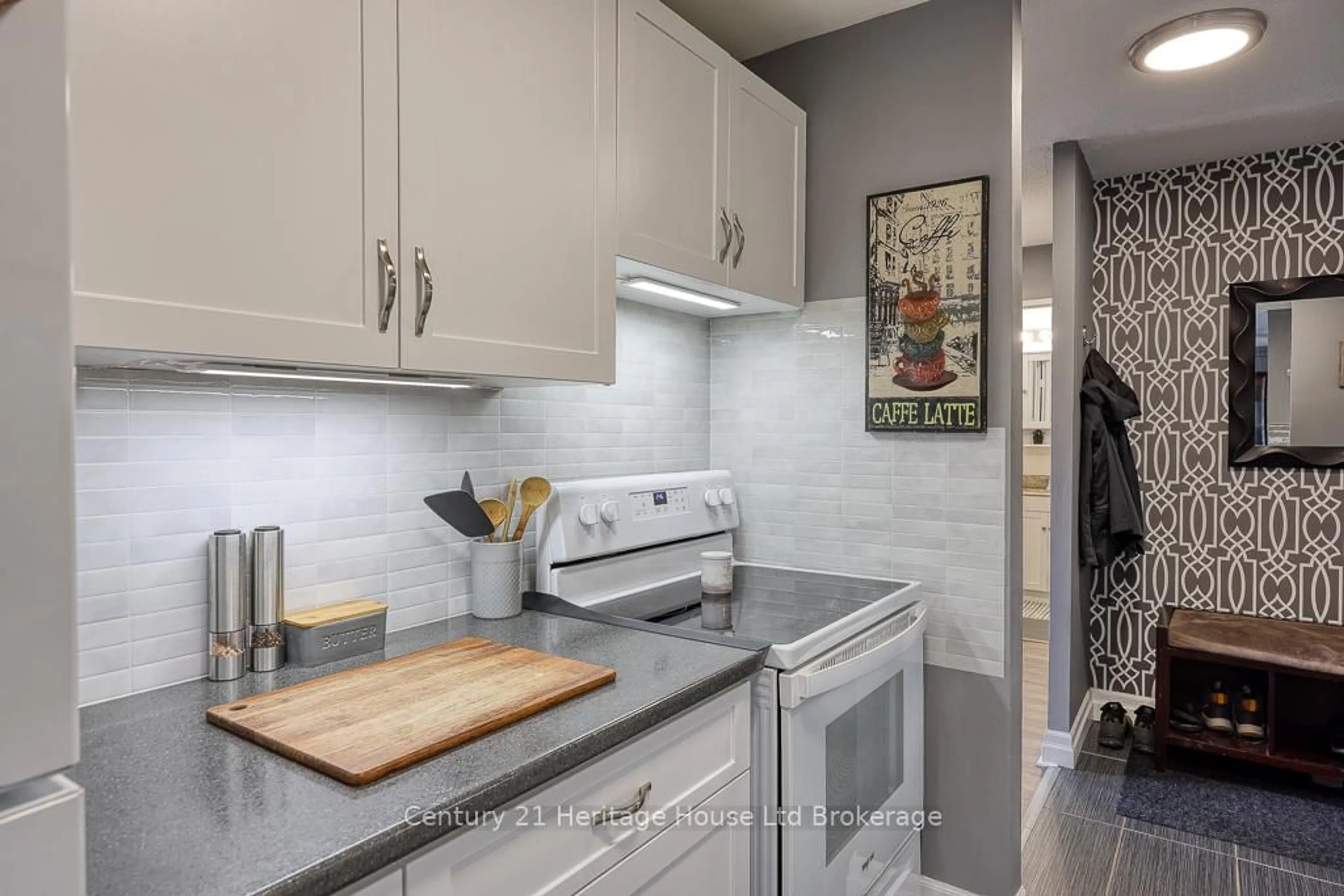 Unknown for 1580 Ernest Ave #301, London South Ontario N6E 2T9