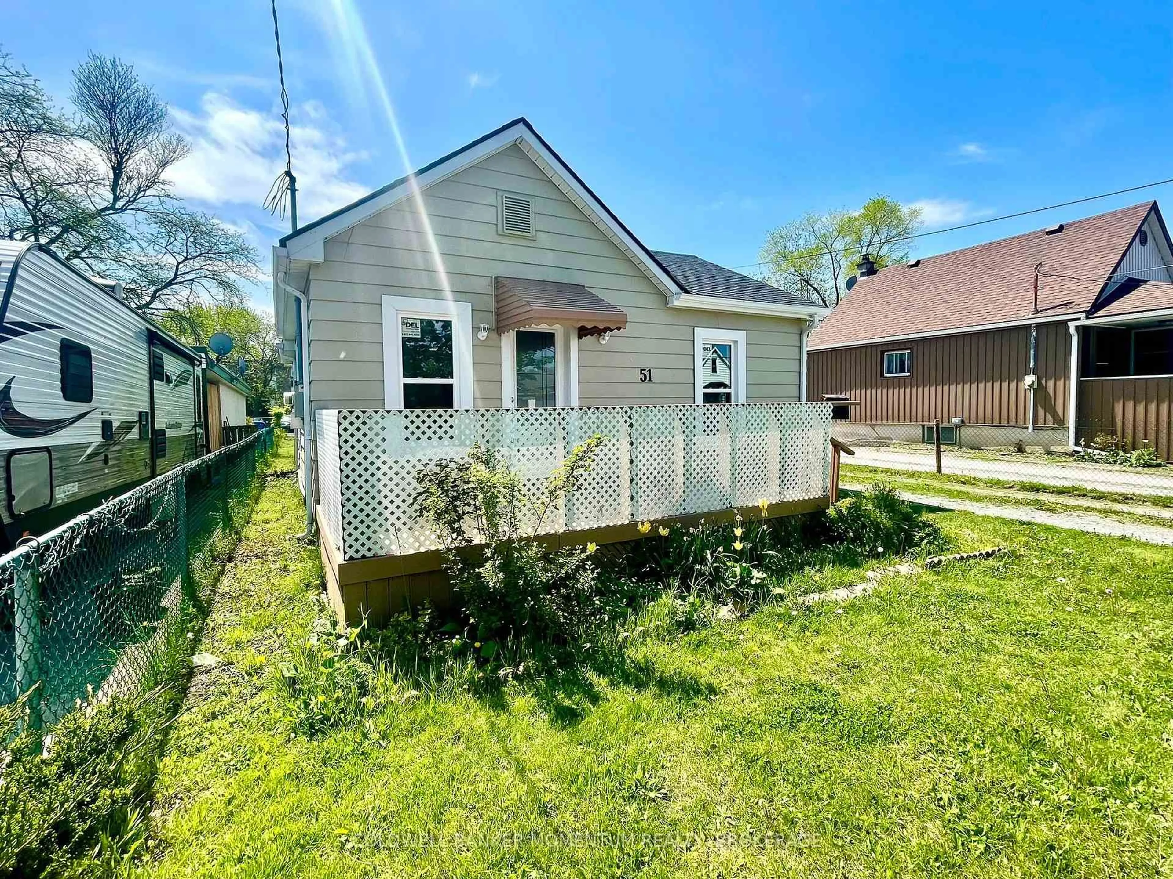 Shed for 51 Rykert St, St. Catharines Ontario L2S 1Z2