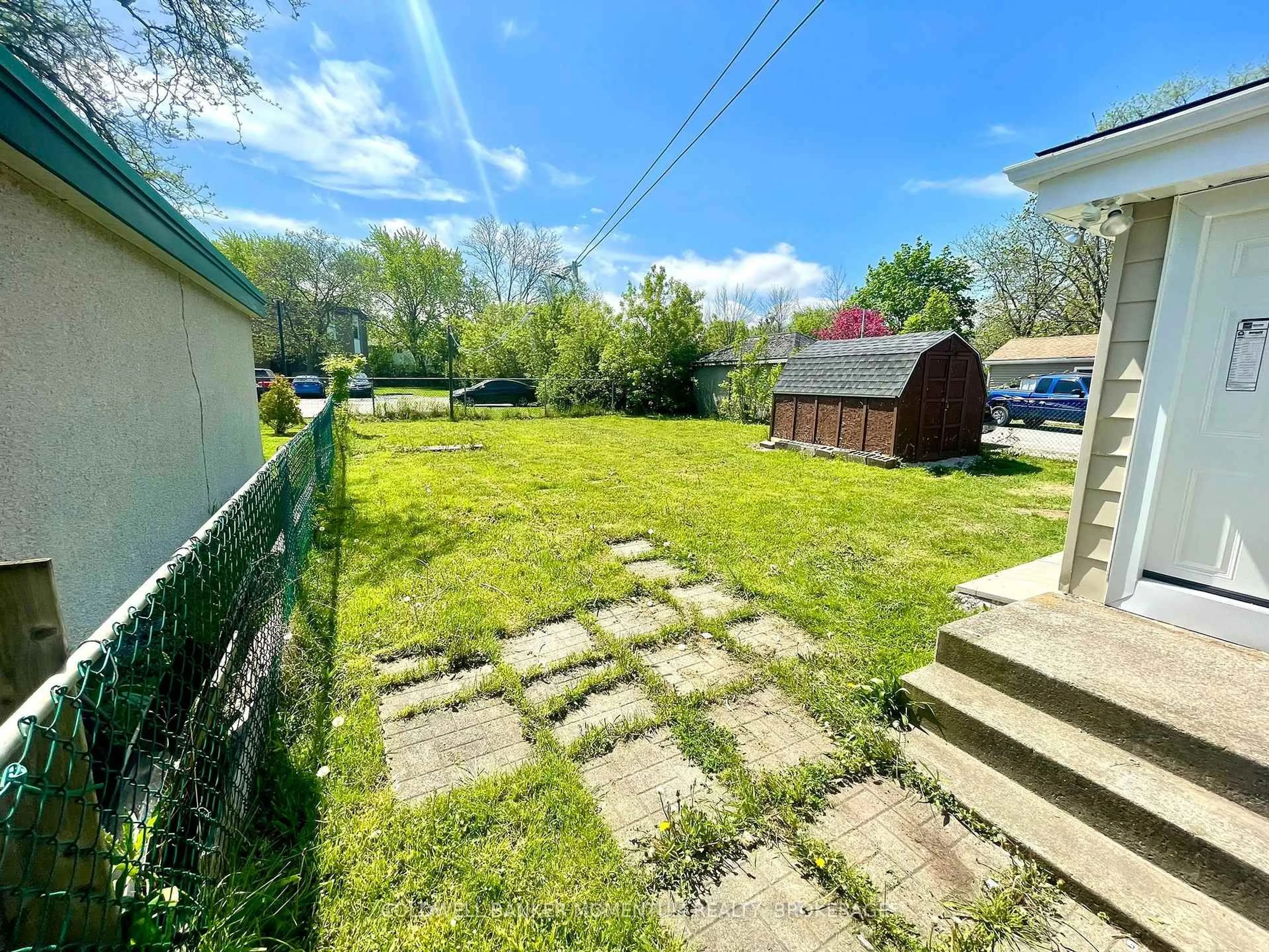 A pic from outside/outdoor area/front of a property/back of a property/a pic from drone, street for 51 Rykert St, St. Catharines Ontario L2S 1Z2